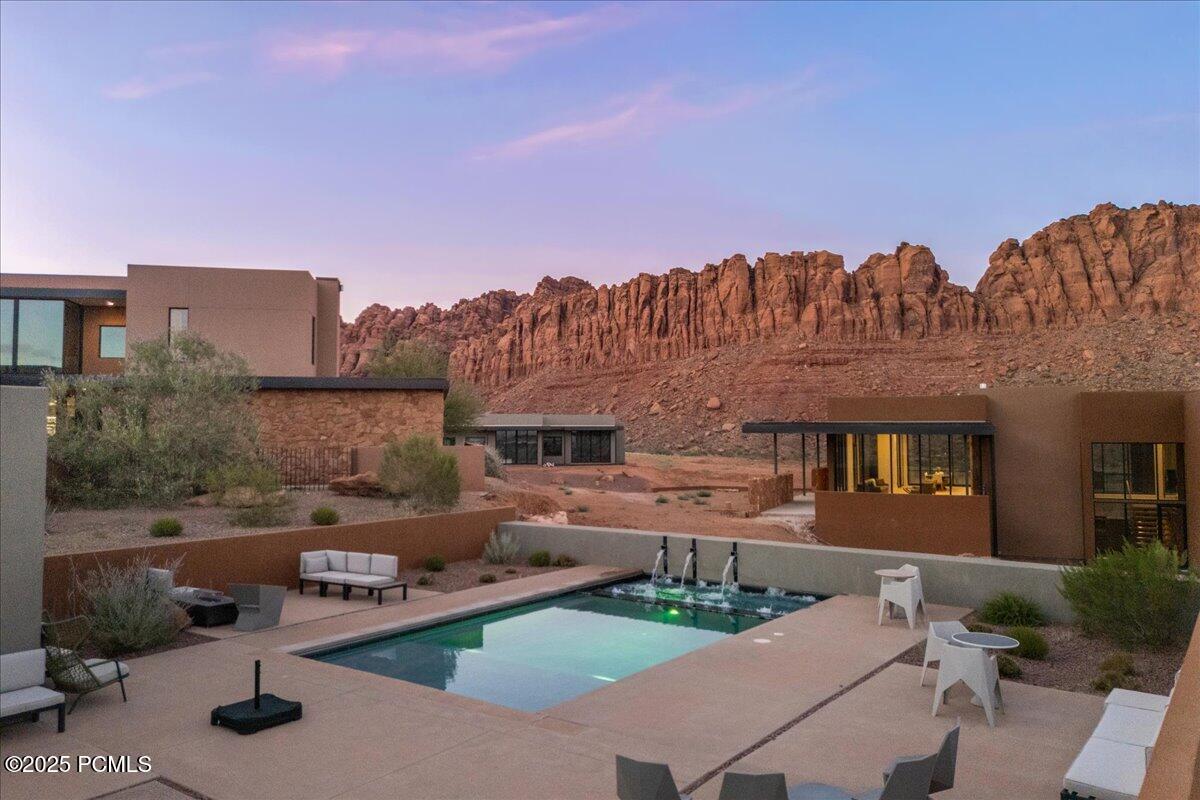 705 N Sanctuary Place