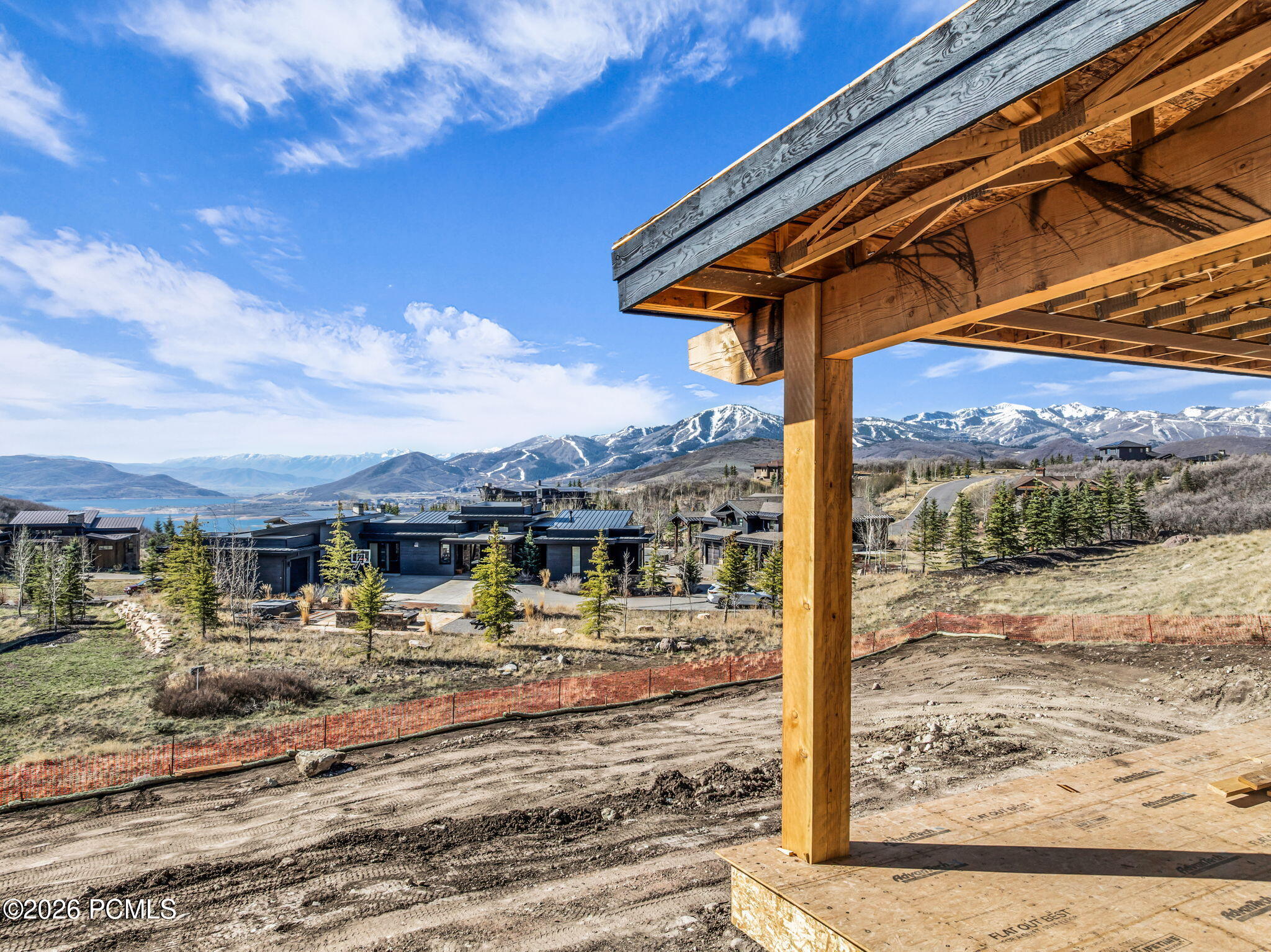 203 W Peace Tree Trail