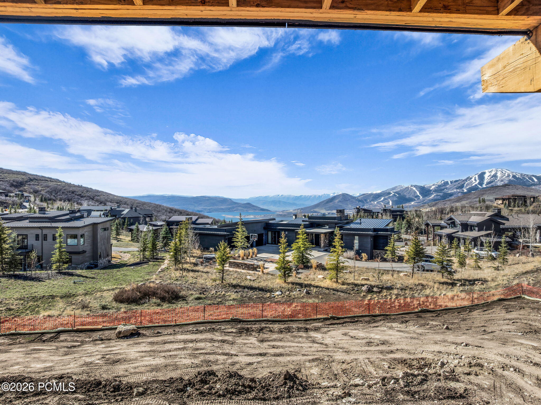 203 W Peace Tree Trail