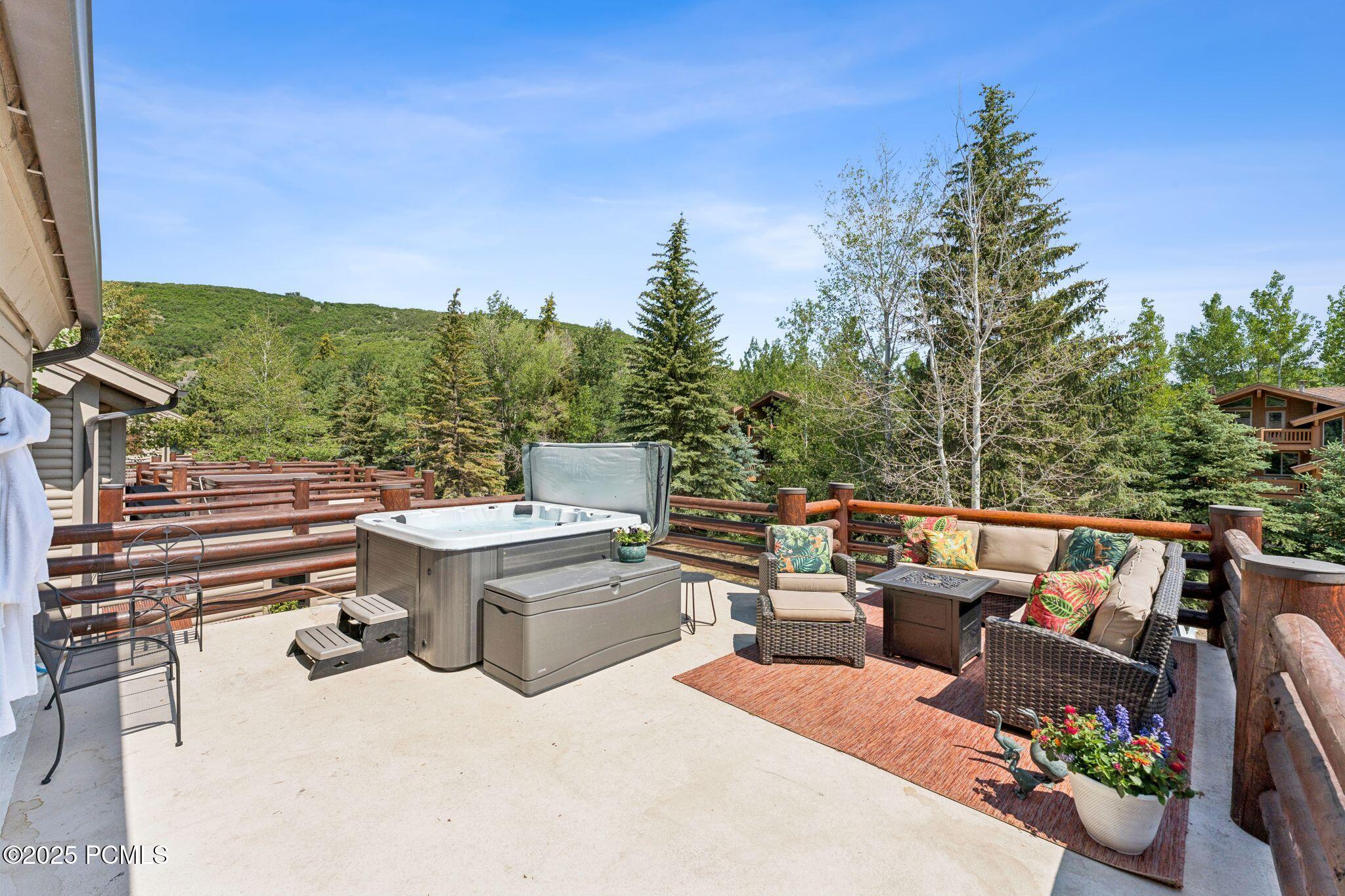 1955 Deer Valley Drive, 302