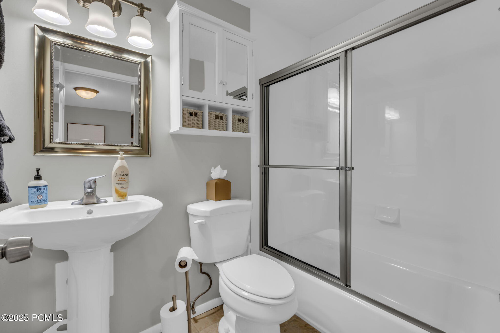 253 Ontario Avenue, 1 & 2