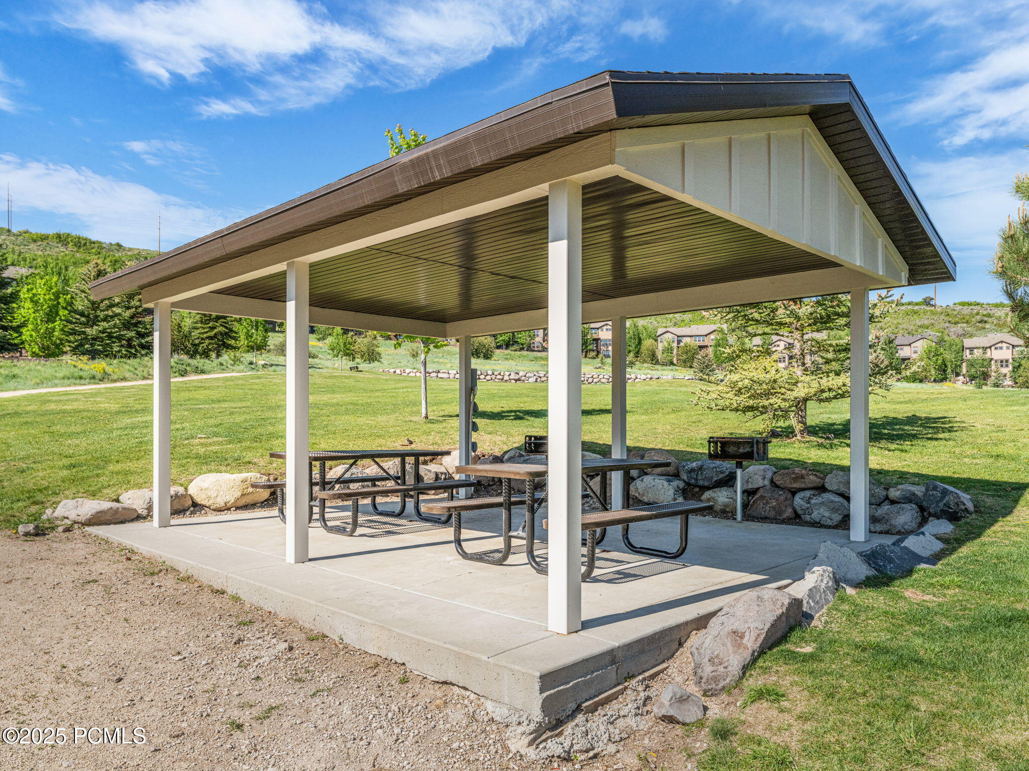 865 W Benjamin Place