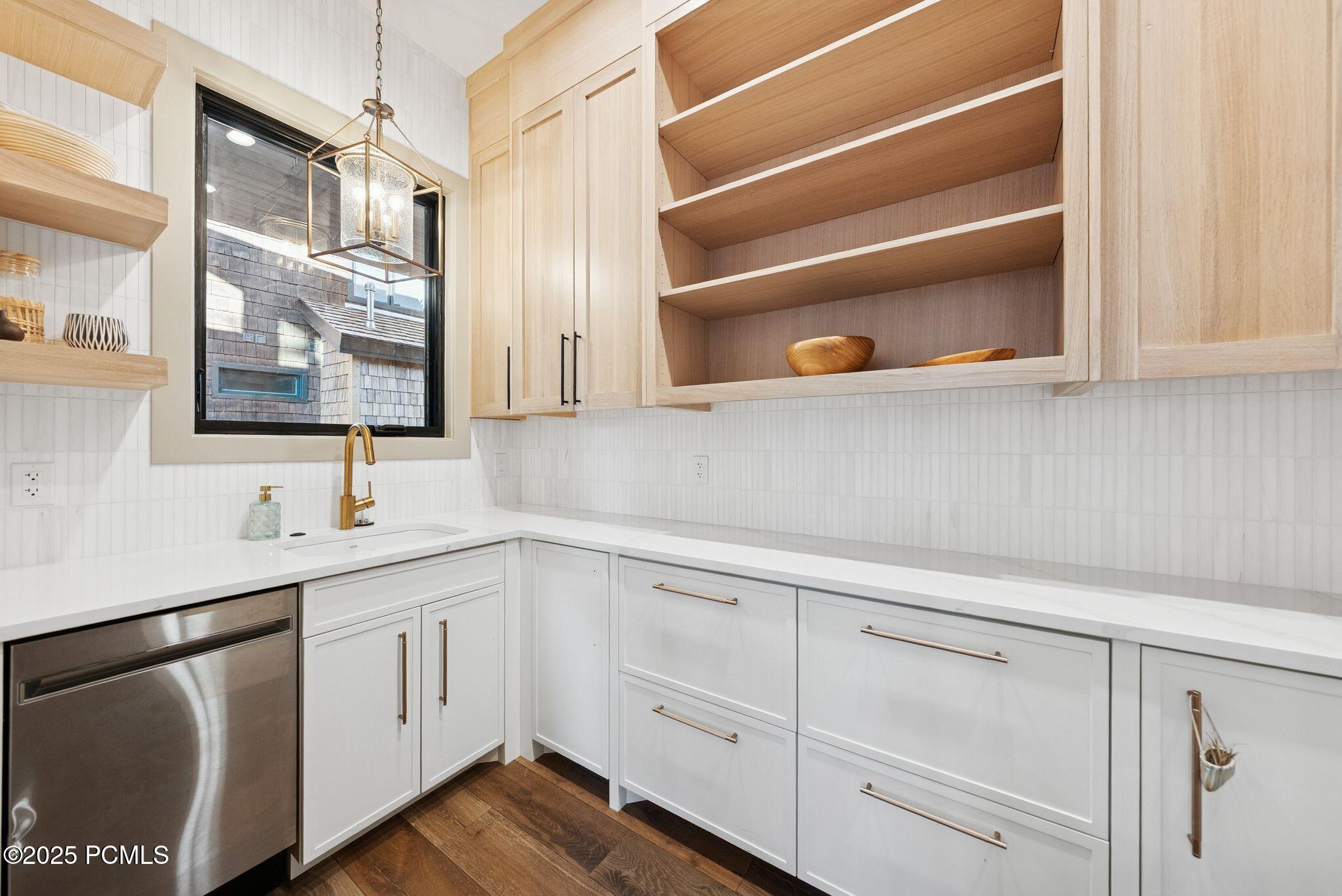 2083 Three Kings Court