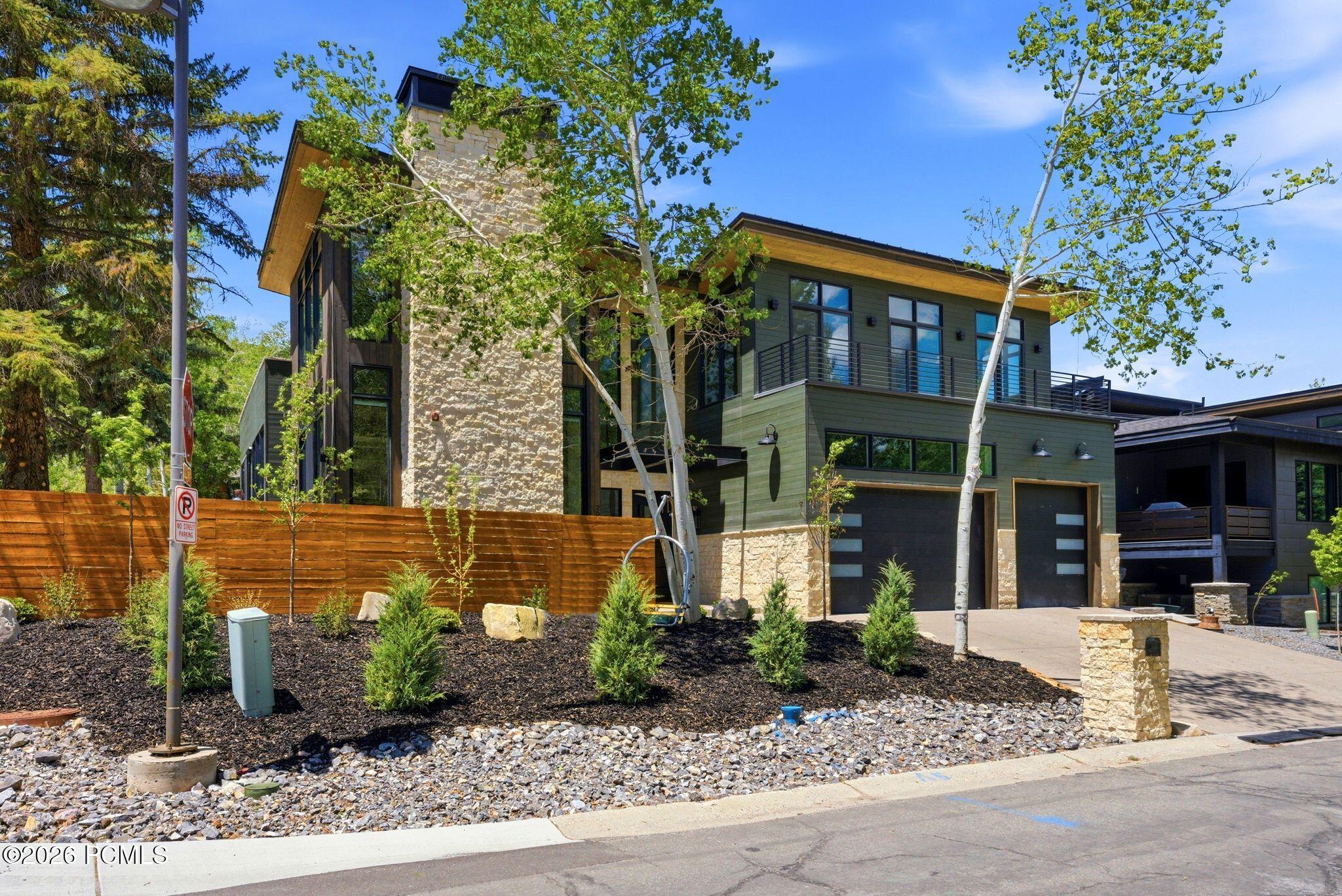 2083 Three Kings Court