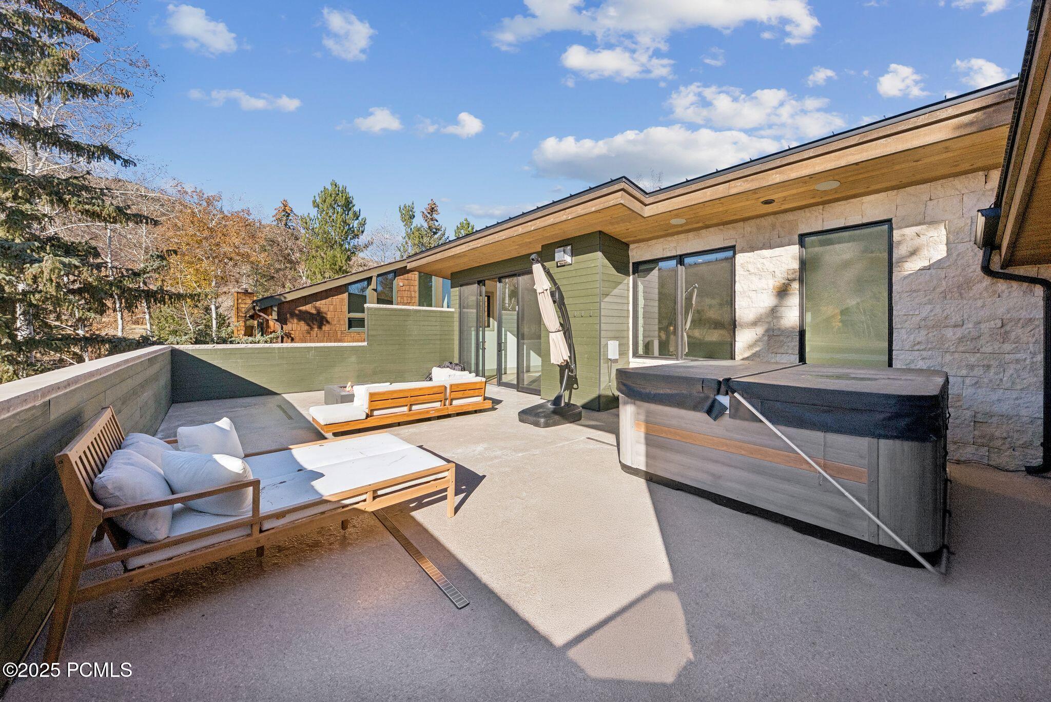 2083 Three Kings Court