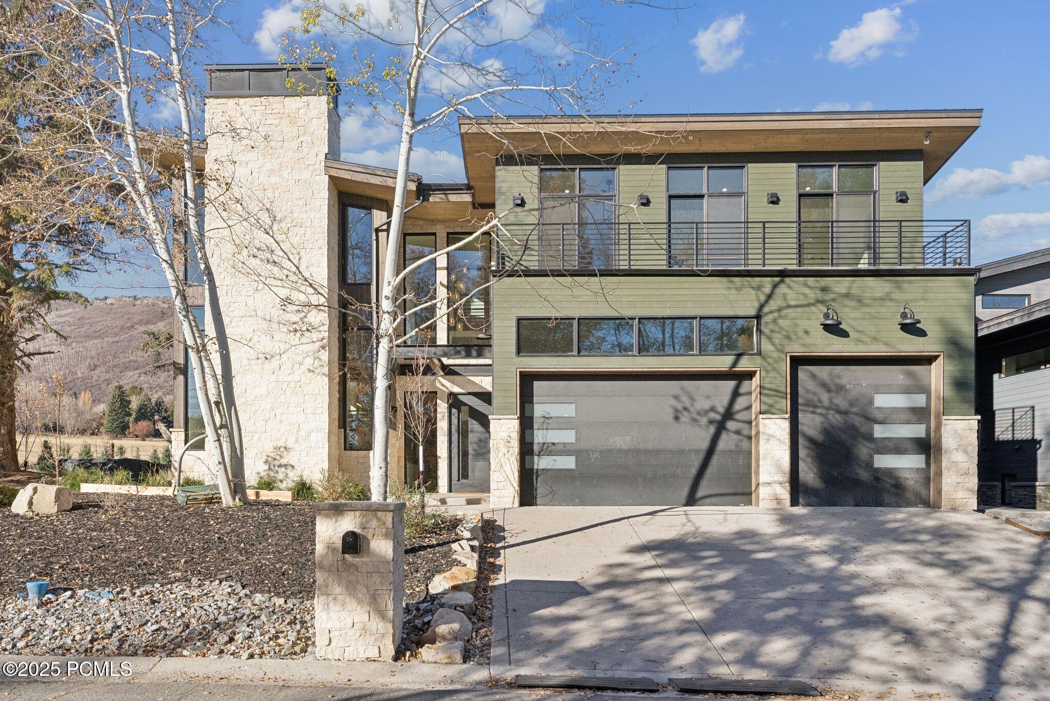 2083 Three Kings Court