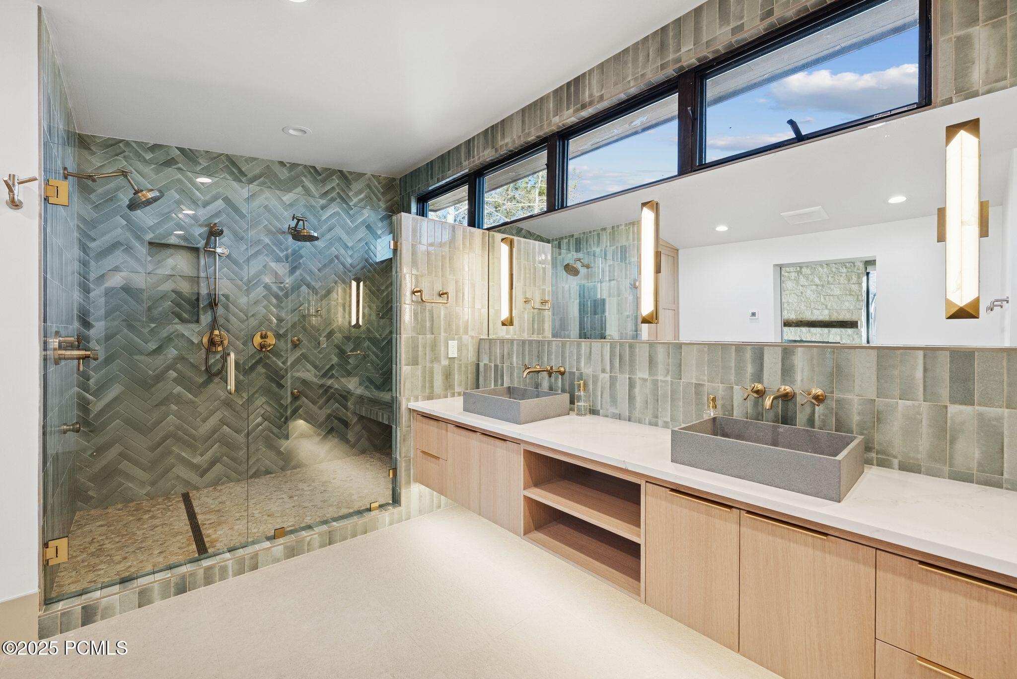 2083 Three Kings Court