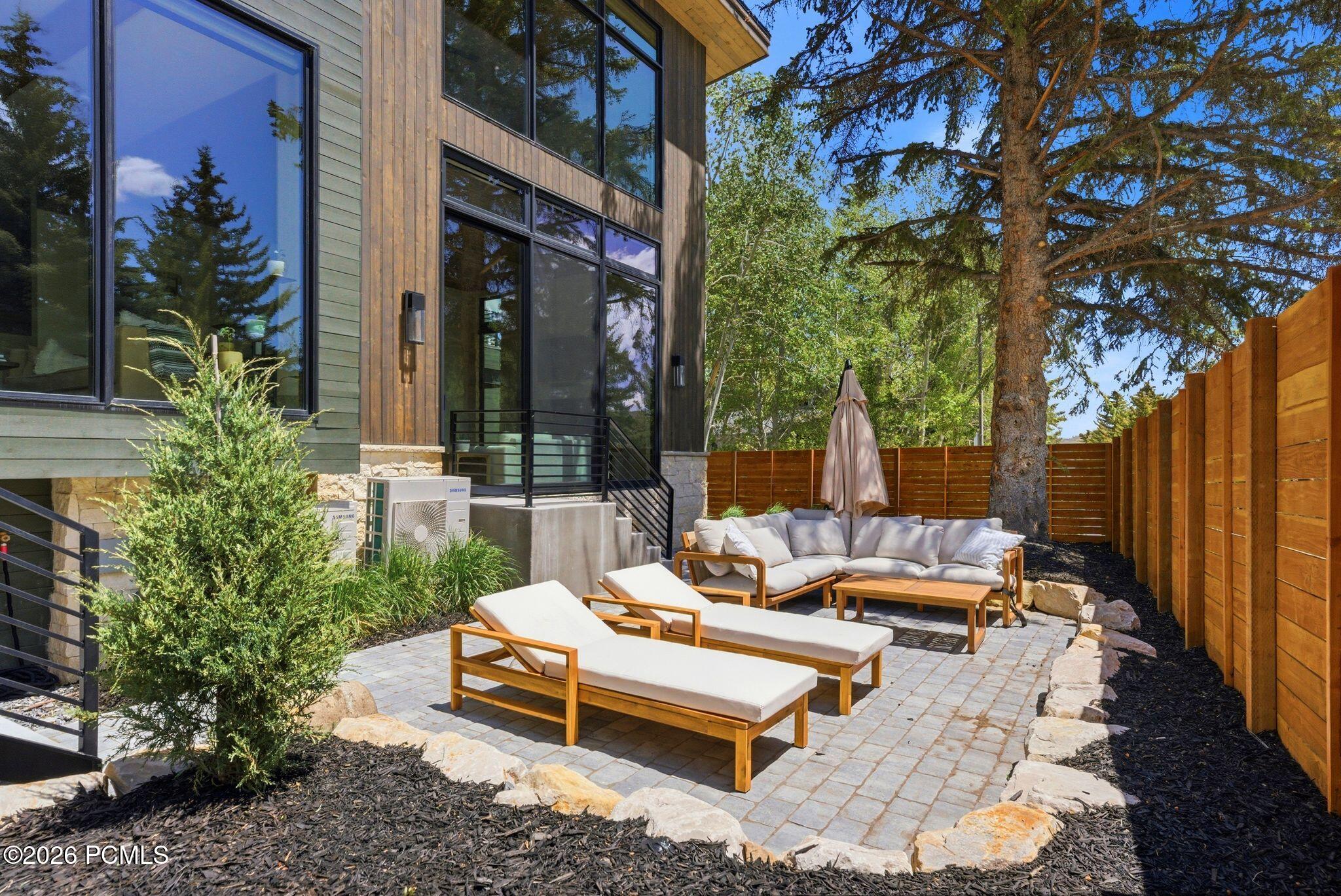 2083 Three Kings Court