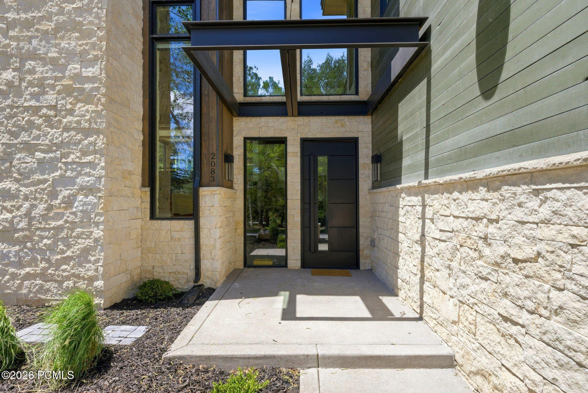 2083 Three Kings Court