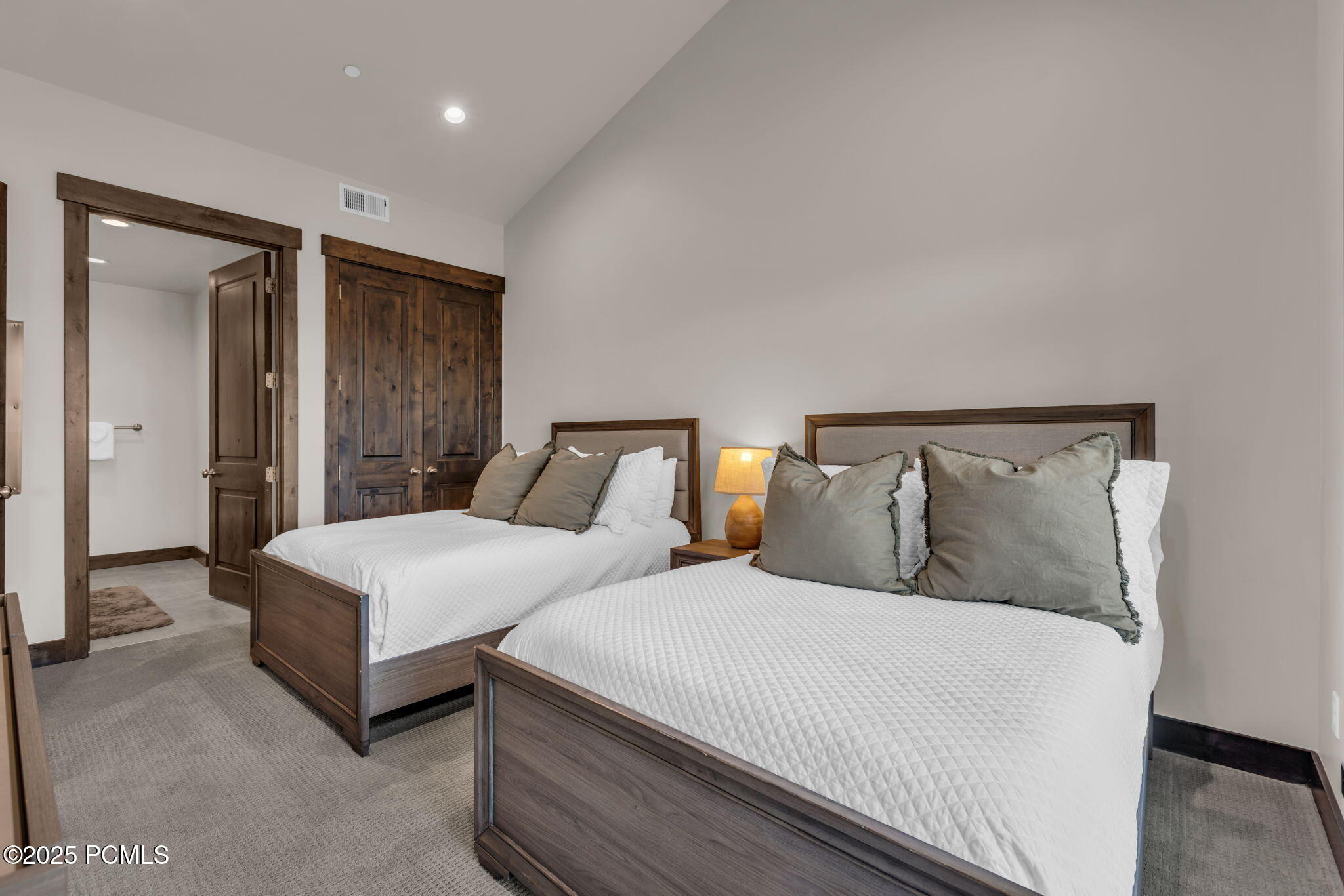 3793 Blackstone Drive, Unit 3b