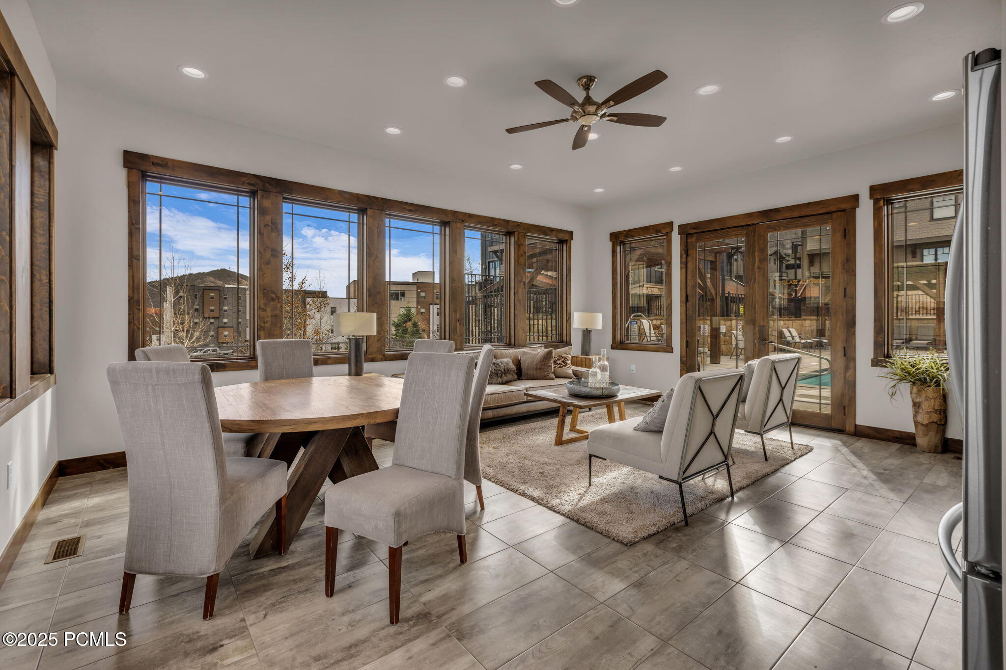 3793 Blackstone Drive, Unit 3b