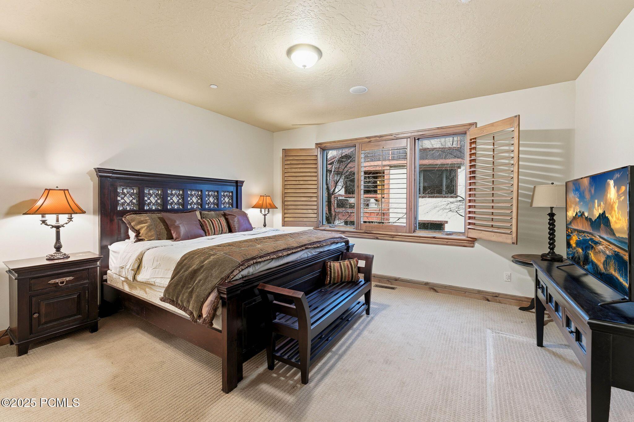 1273 W Stillwater Drive