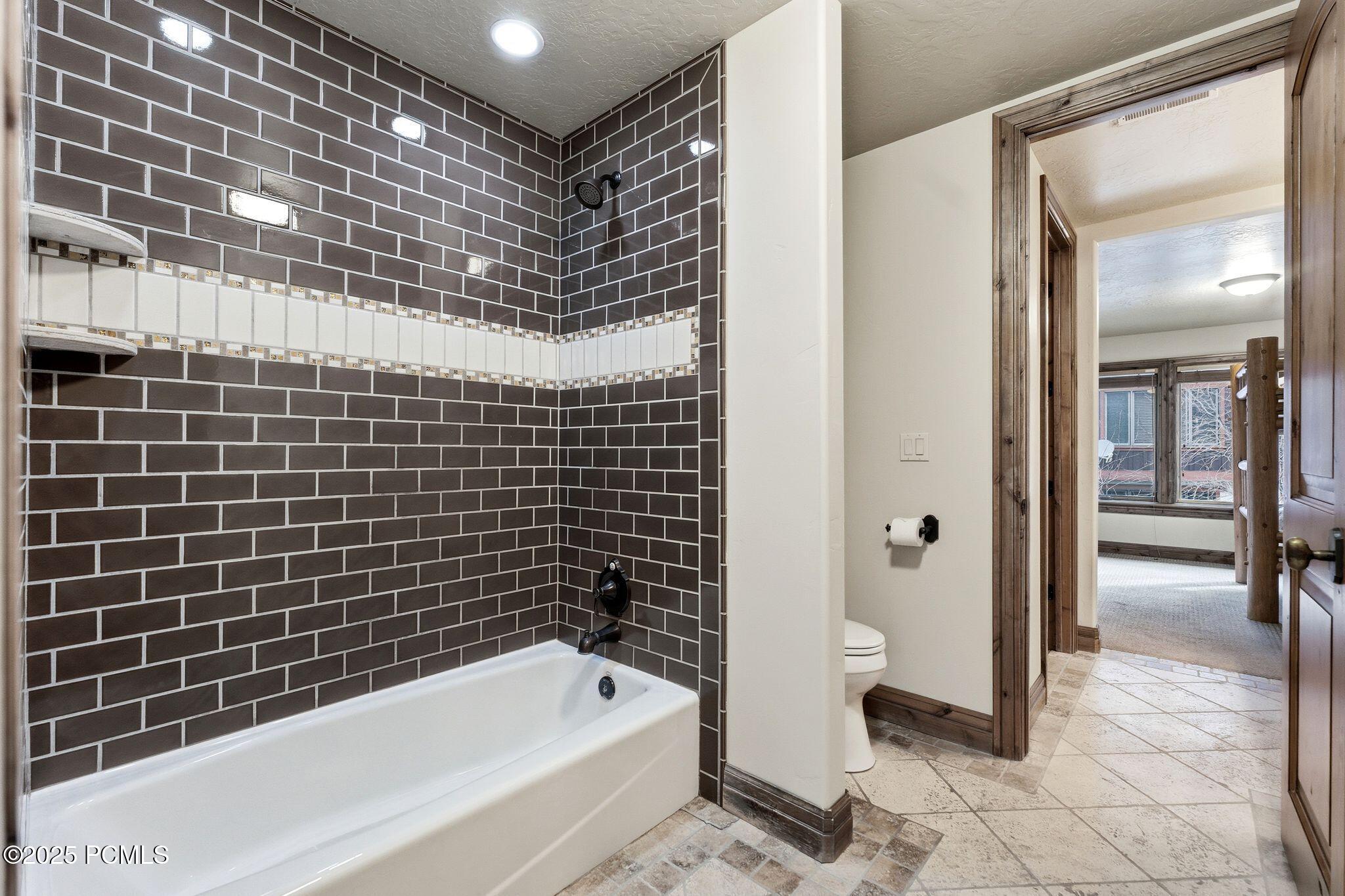 1273 W Stillwater Drive