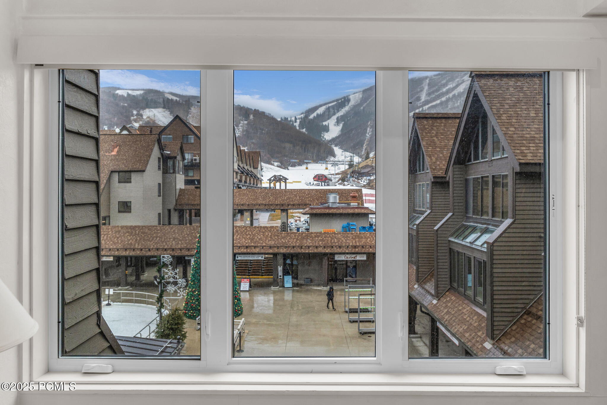 1415 Lowell Avenue B305 (350)