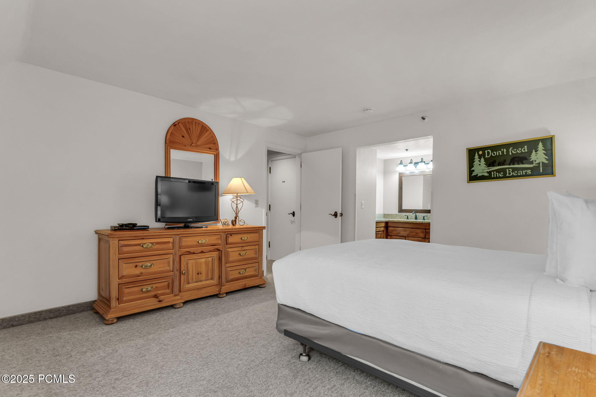 1415 Lowell Avenue B305 (350)