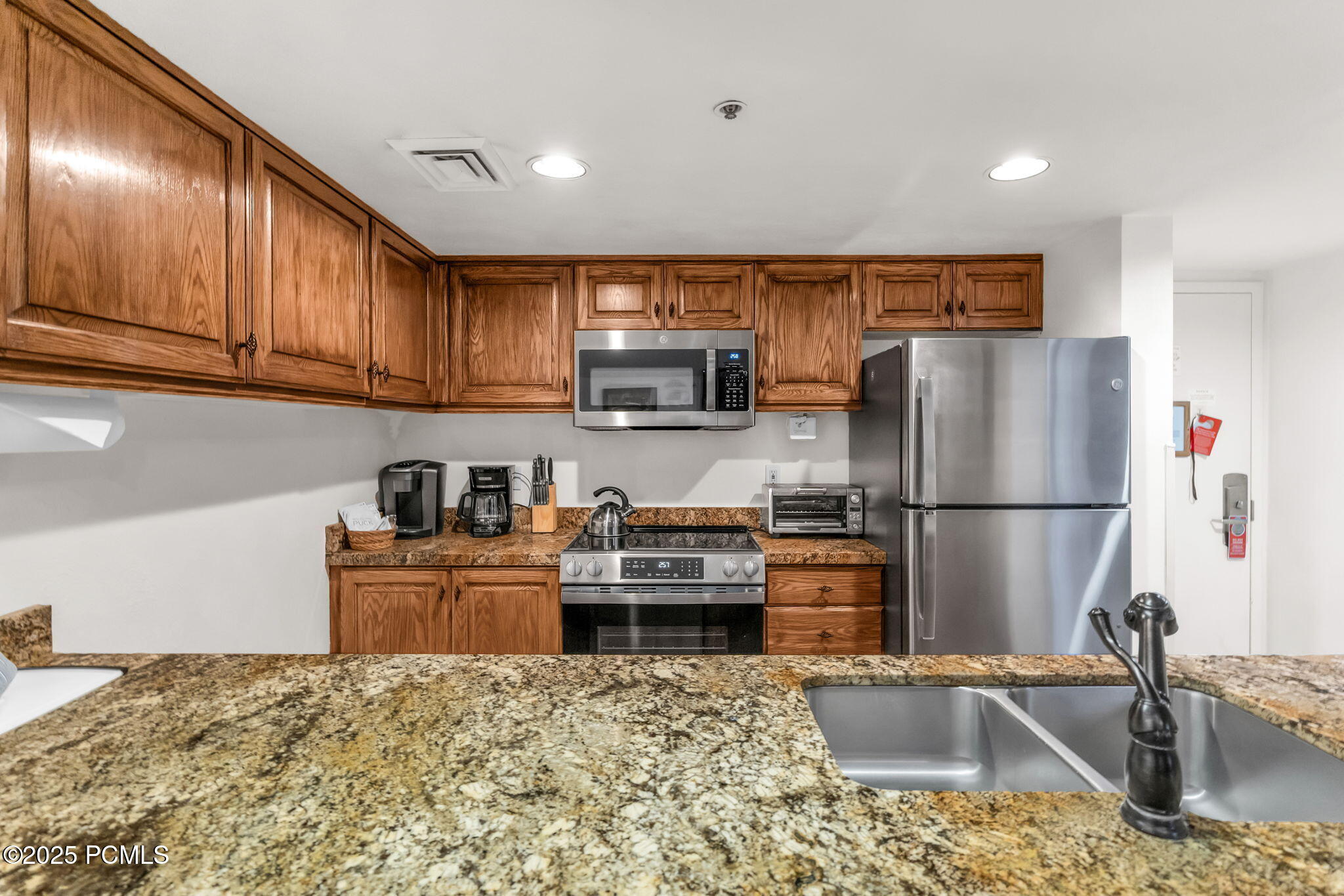 1415 Lowell Avenue B305 (350)