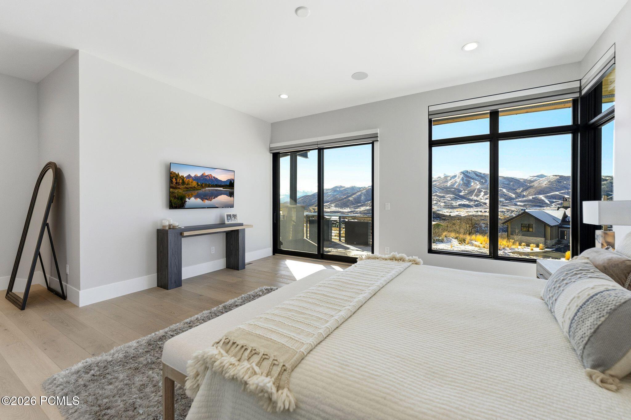 1105 E Longview Drive