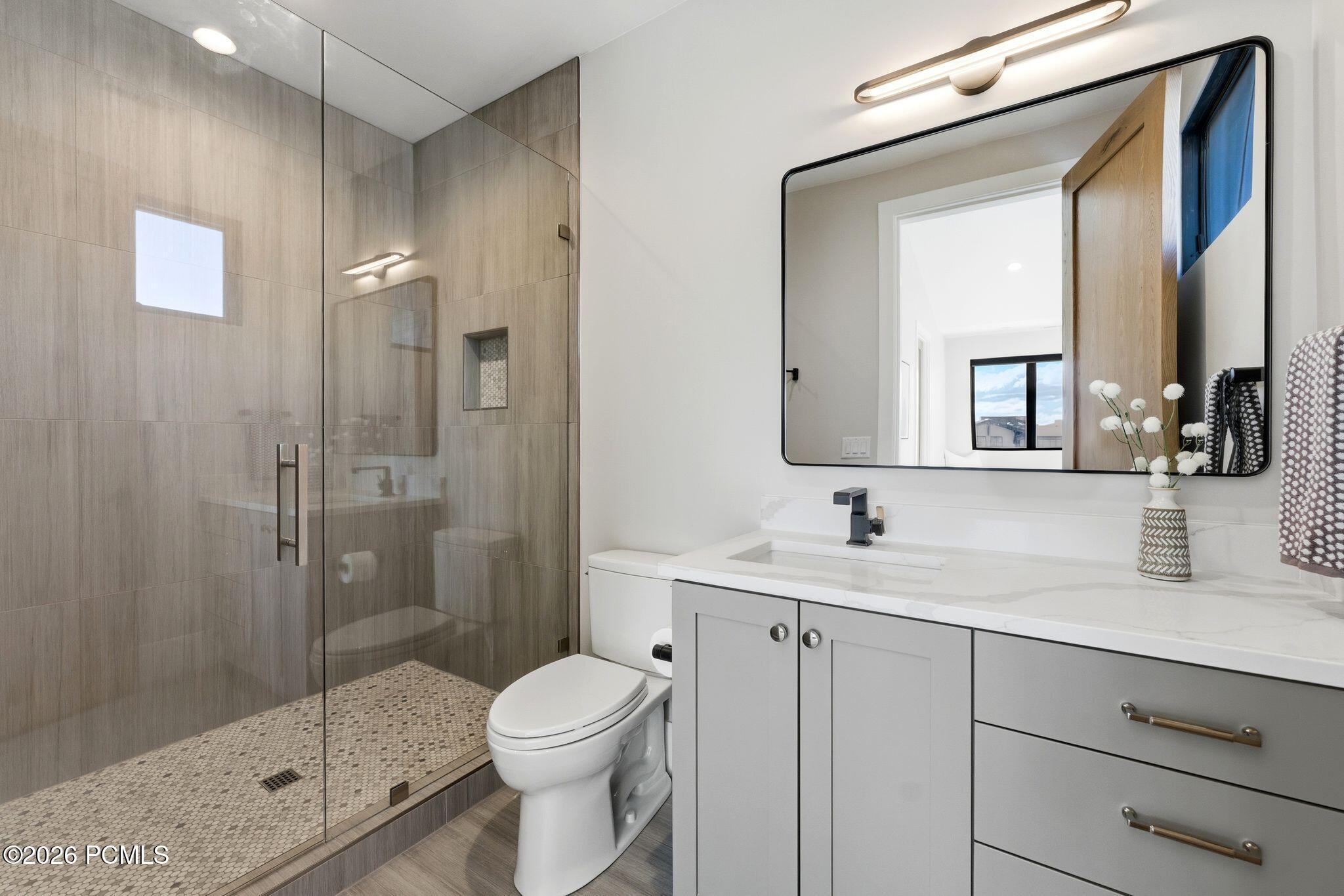 1105 E Longview Drive