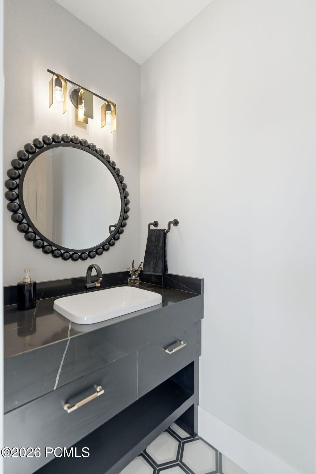 1105 E Longview Drive