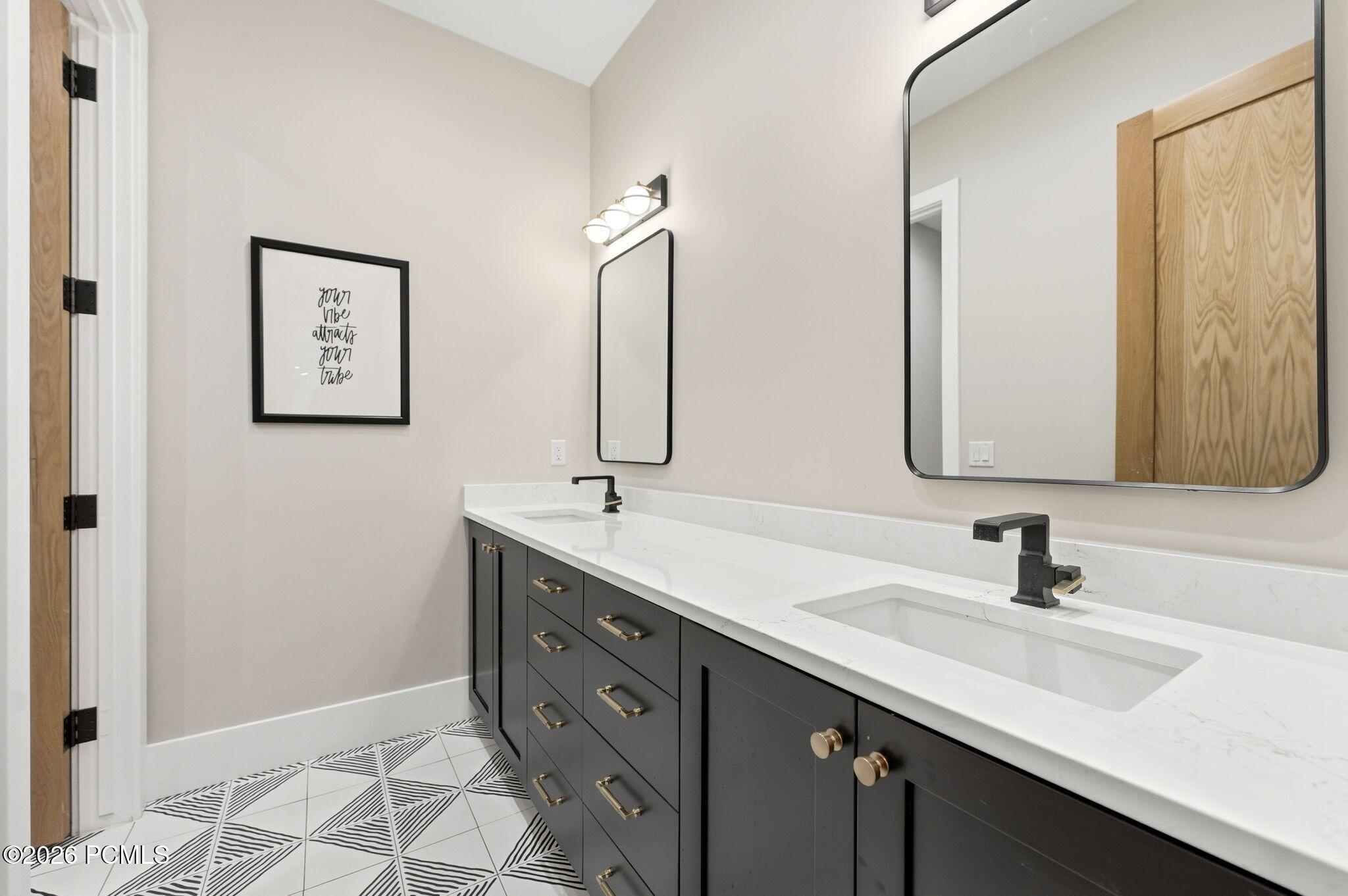 1105 E Longview Drive