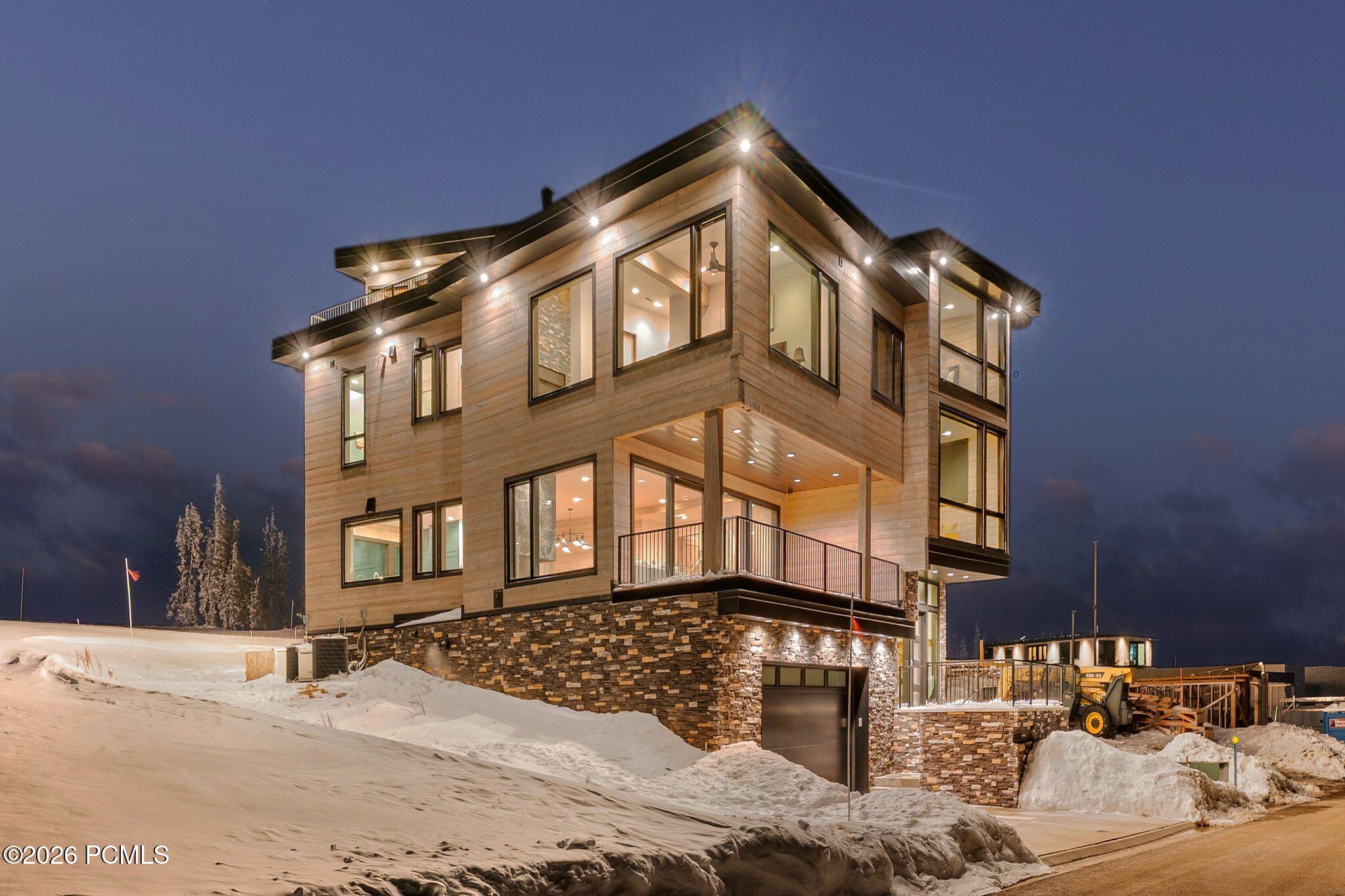 8526 Overlook Drive