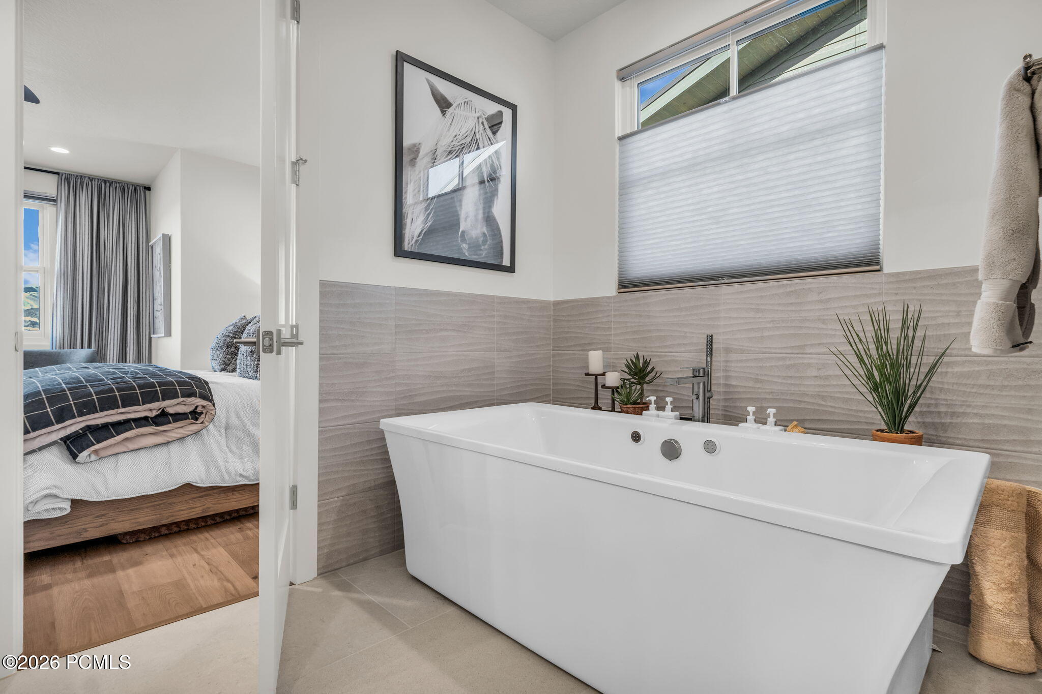 612 E Silver Hill Loop