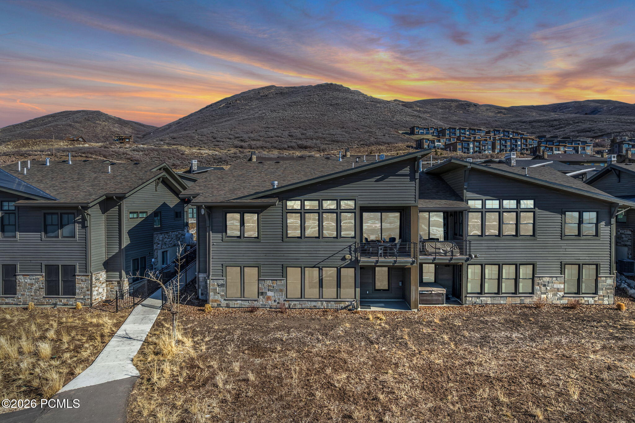 612 E Silver Hill Loop