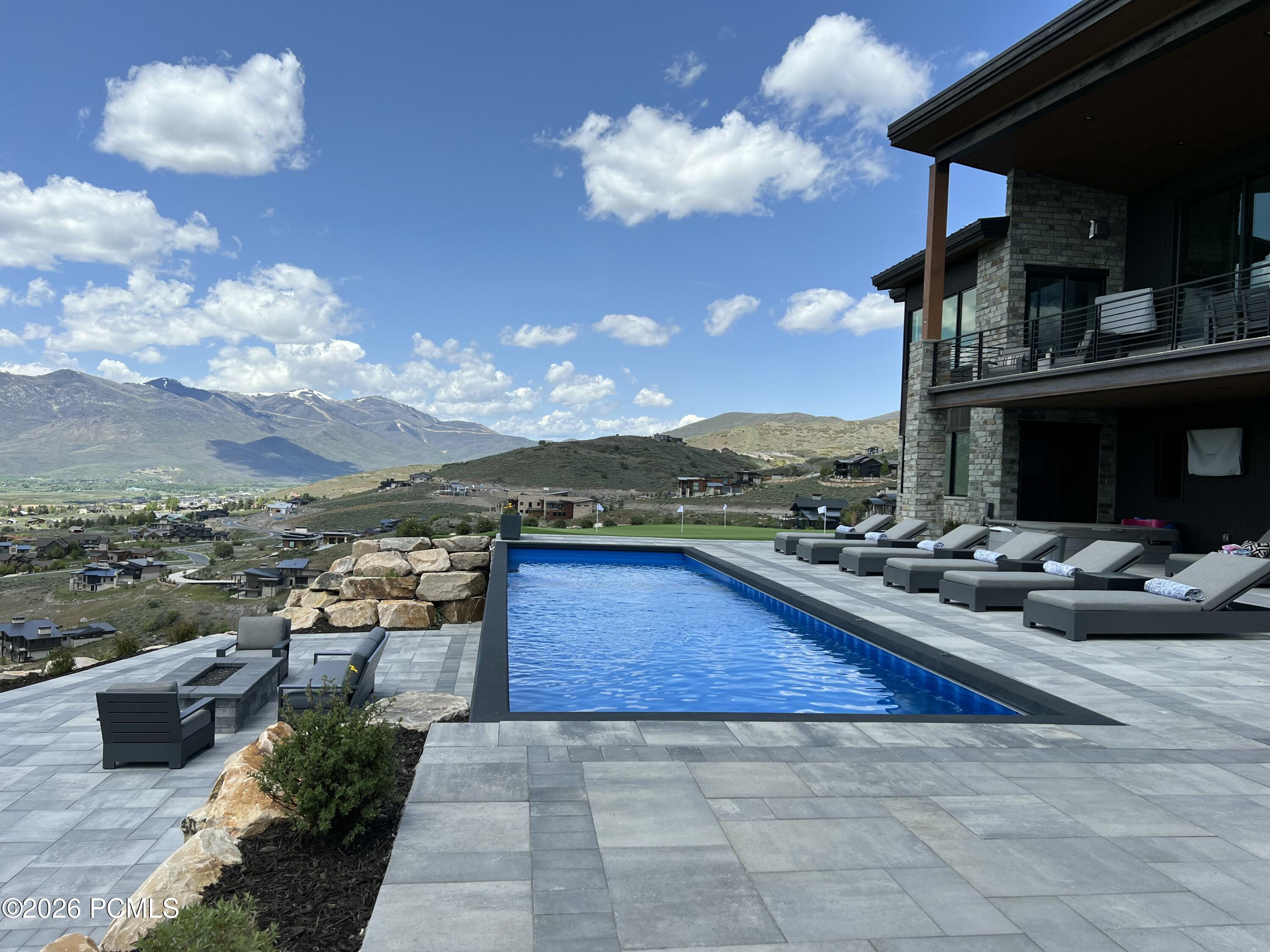 1125 N Explorer Peak Dr