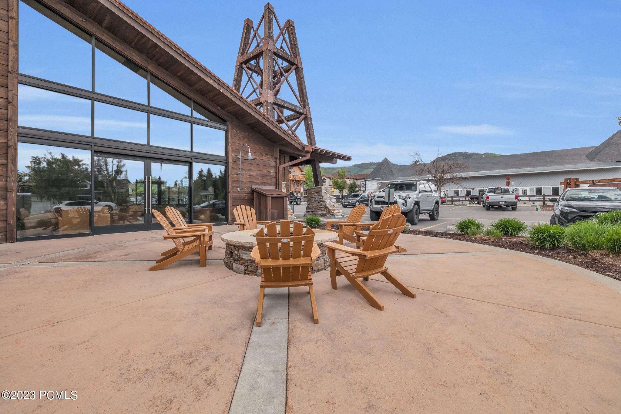 2305 Sidewinder Drive 911