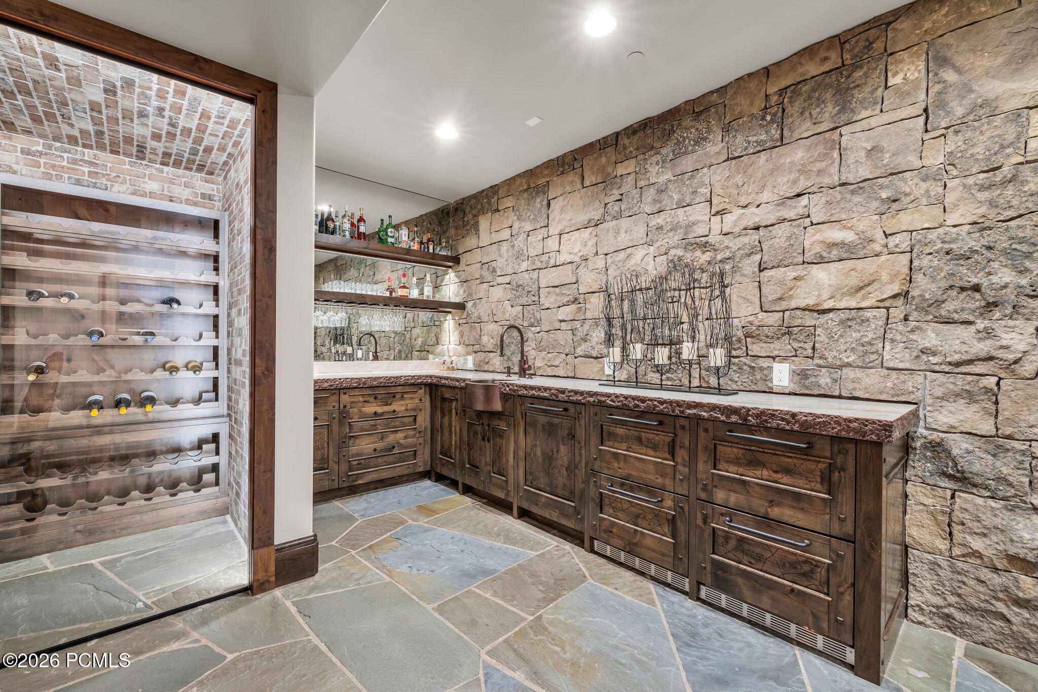 1975 N Westward Ho Rd