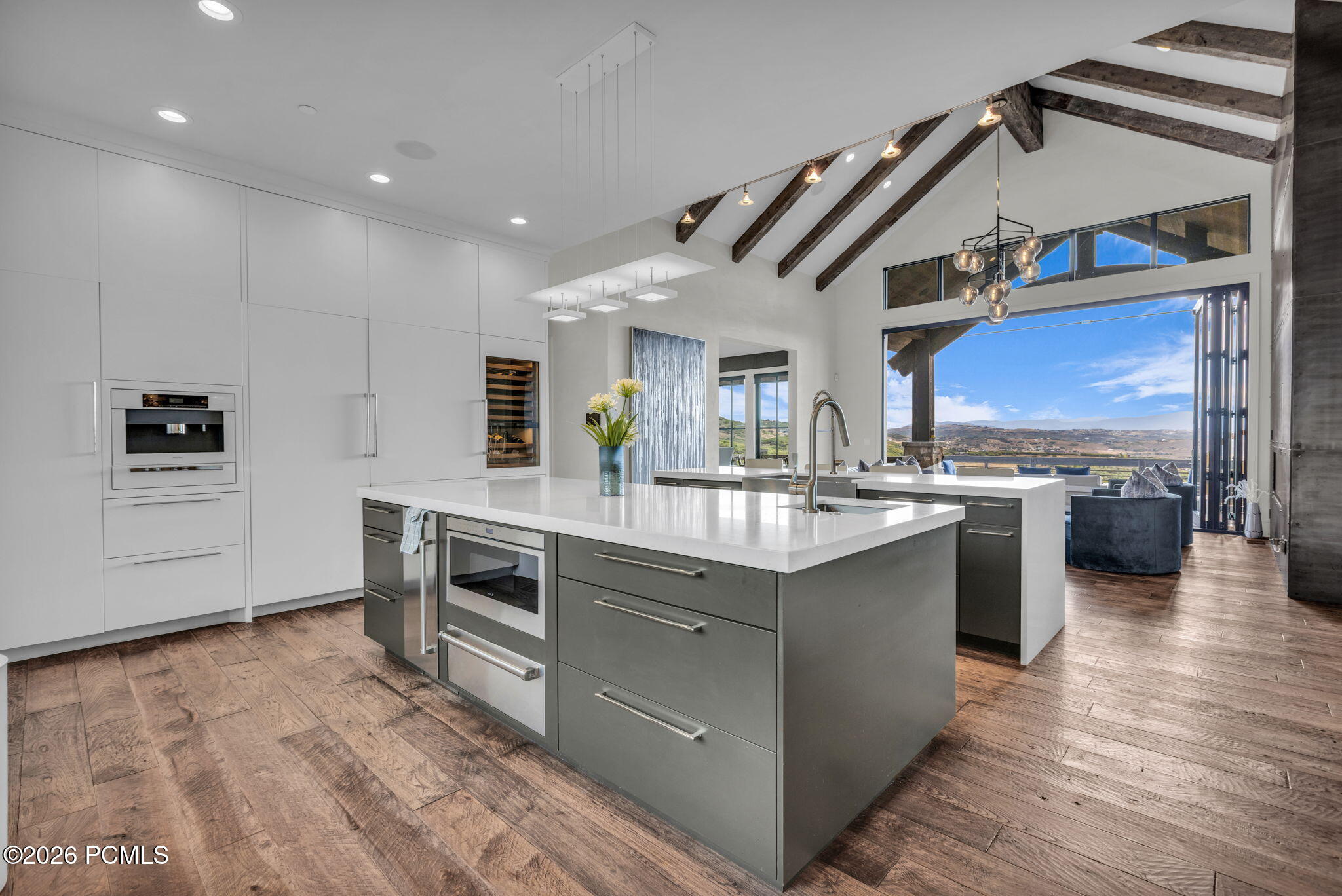 717 W Moose Hill Road