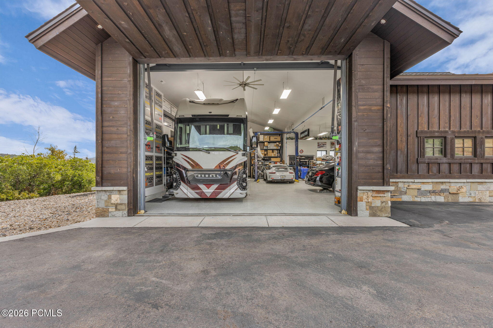 717 W Moose Hill Road