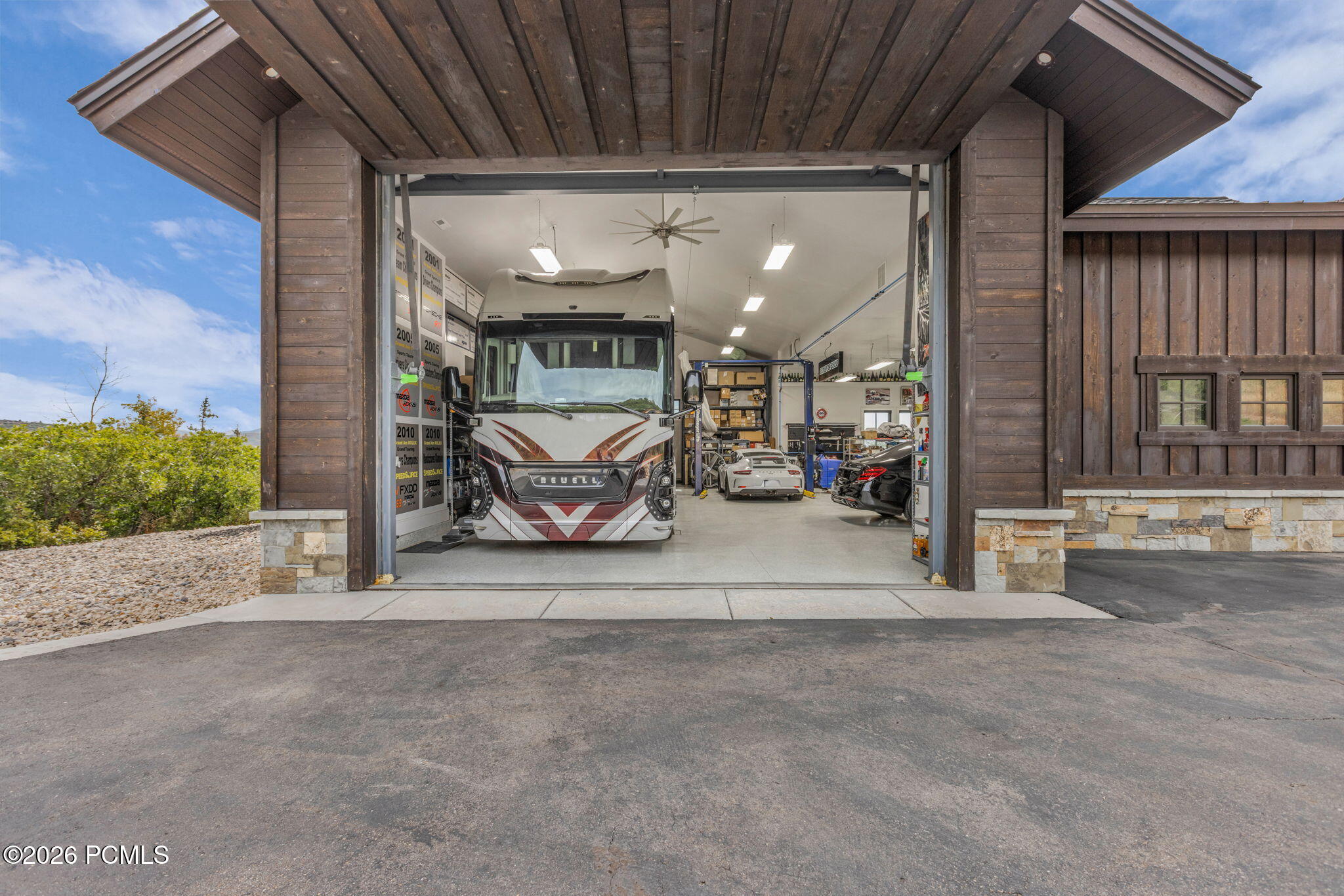 717 W Moose Hill Road