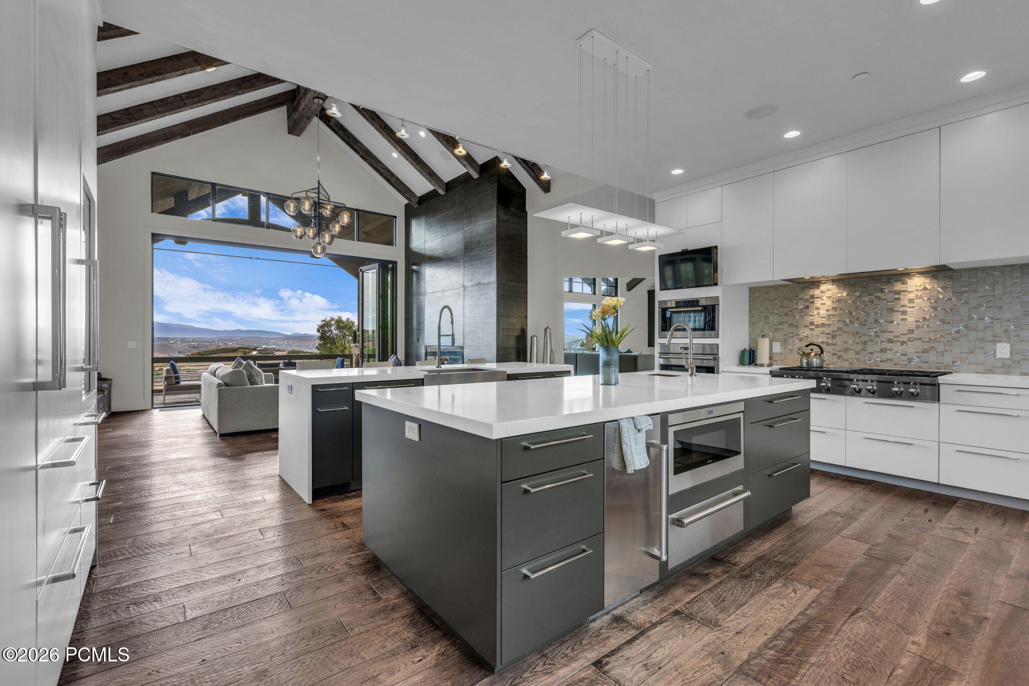 717 W Moose Hill Road