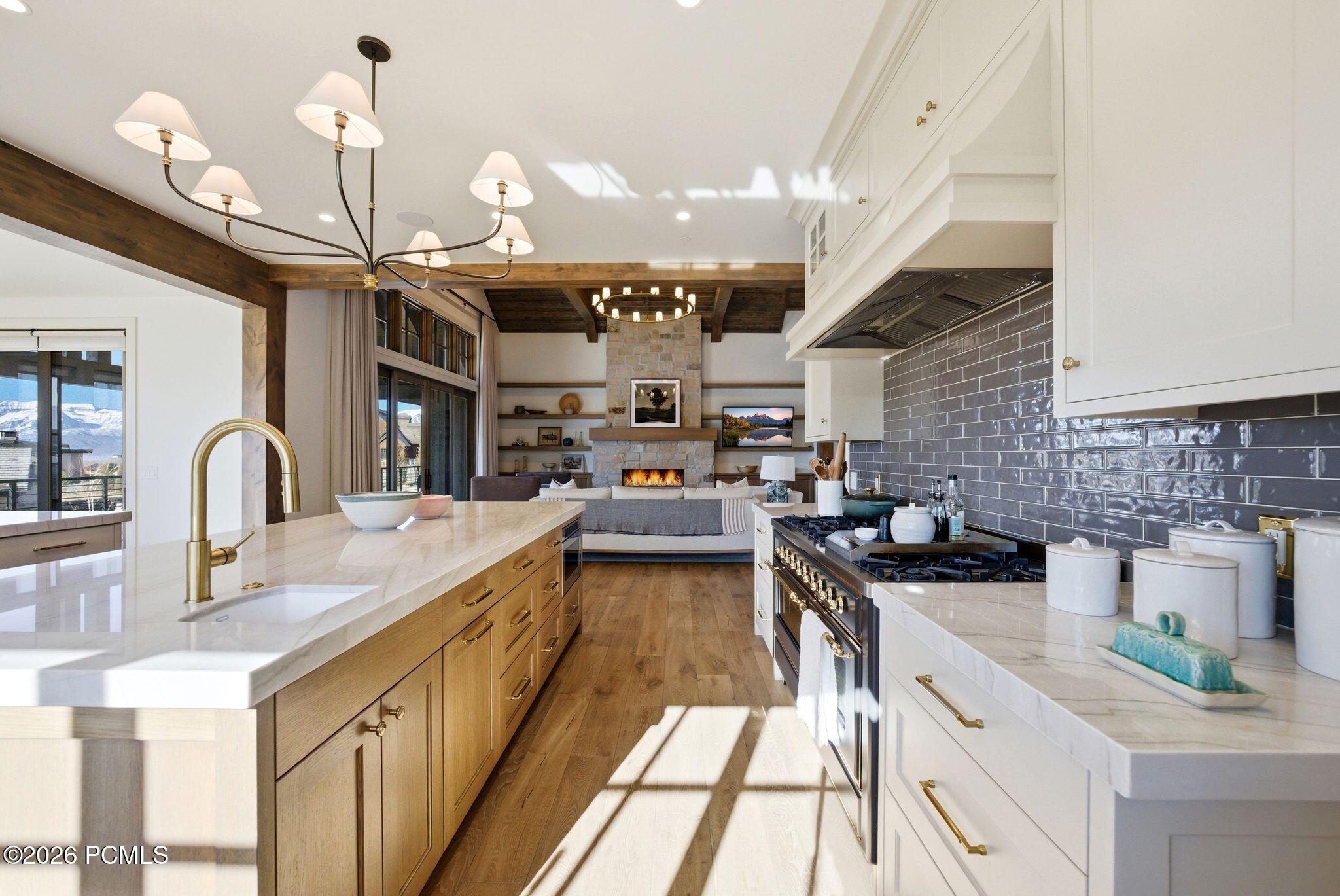 2044 E Notch Mountain Circle