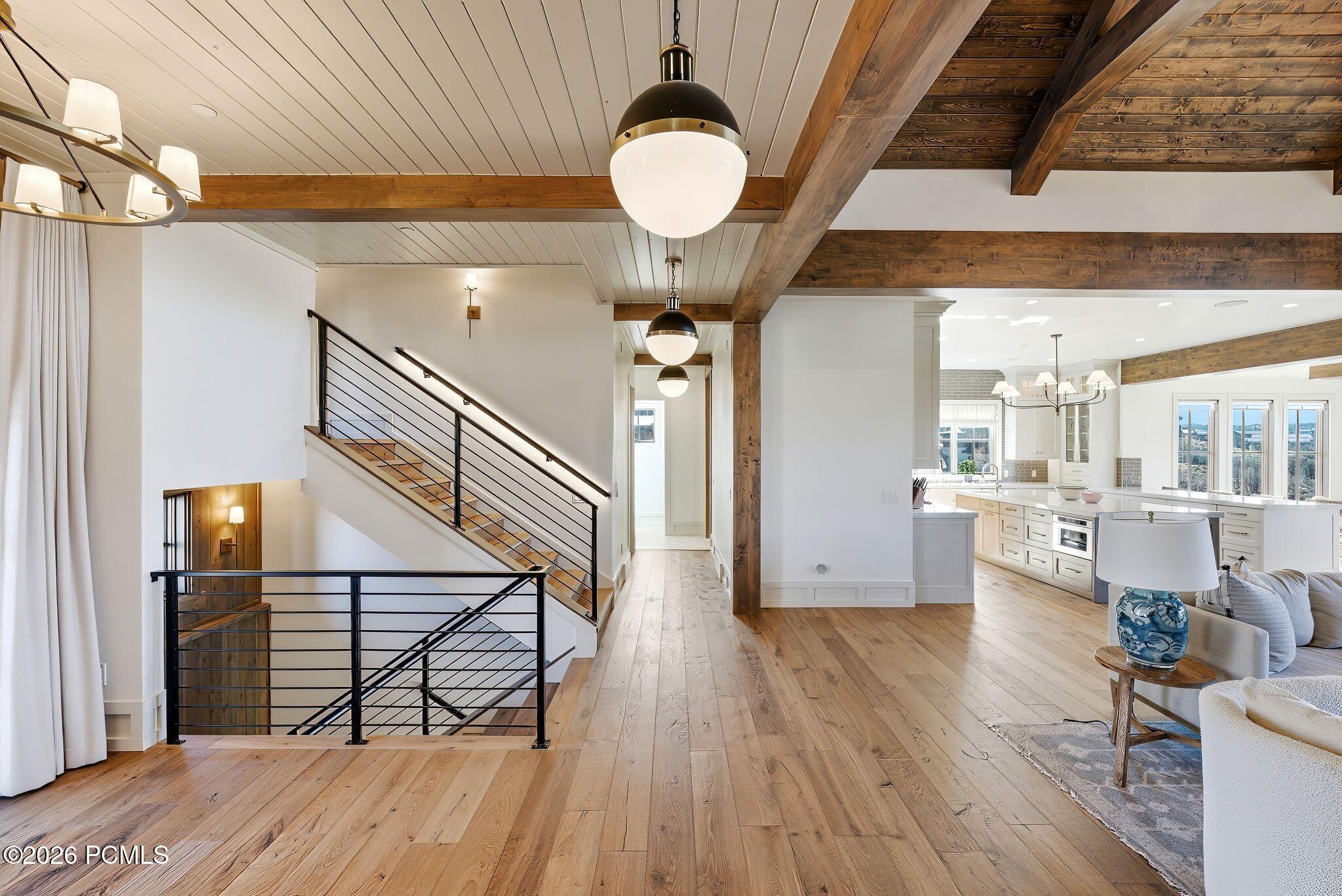 2044 E Notch Mountain Circle