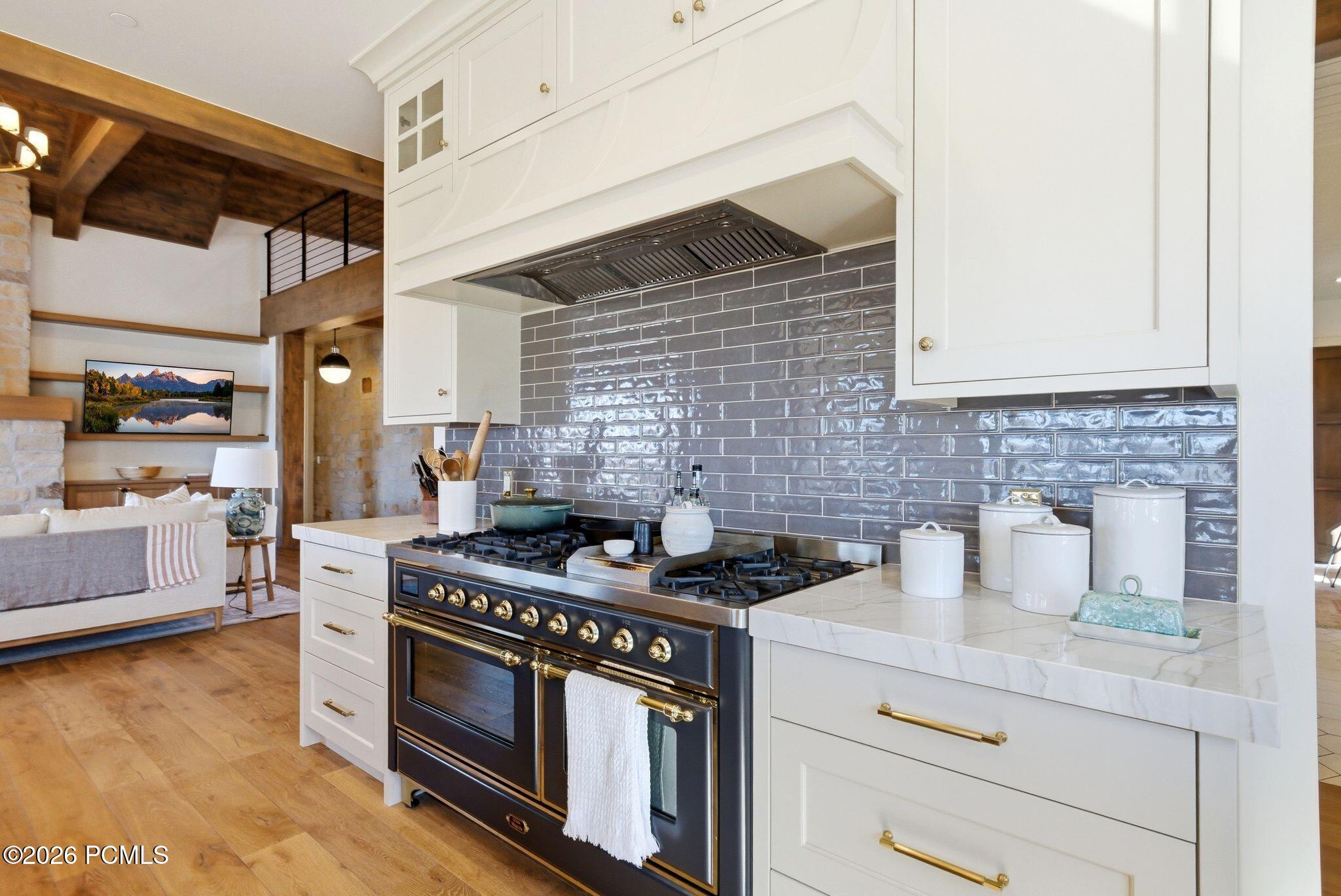 2044 E Notch Mountain Circle