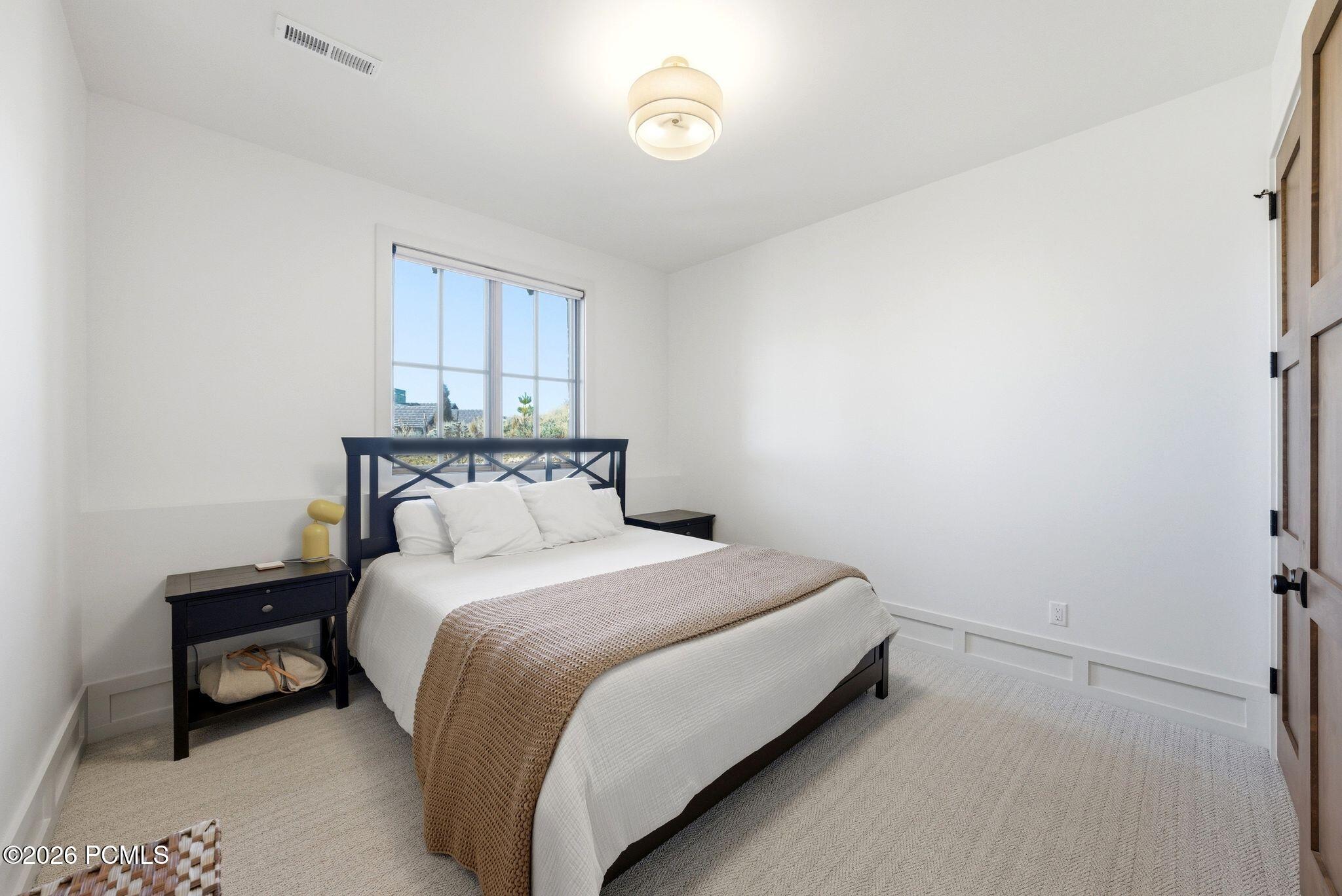 2044 E Notch Mountain Circle