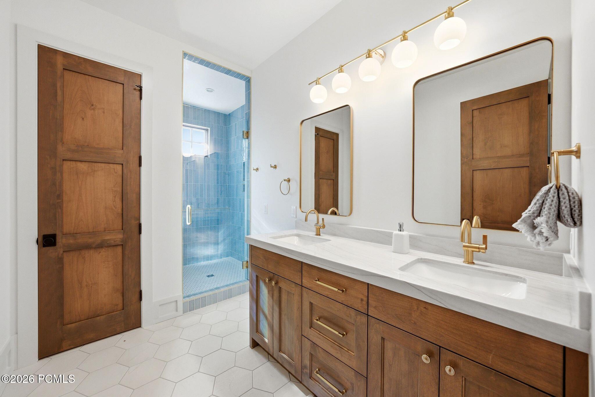 2044 E Notch Mountain Circle