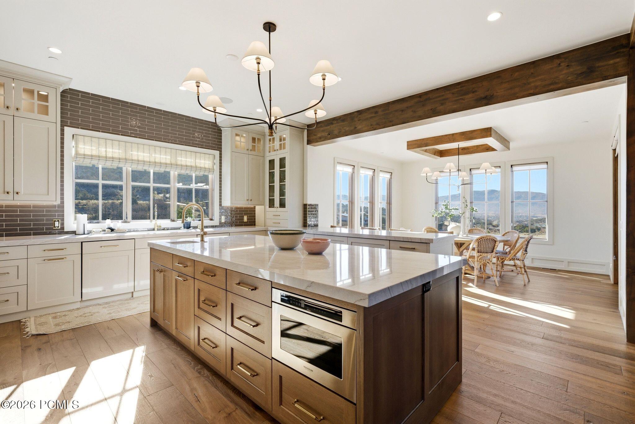 2044 E Notch Mountain Circle