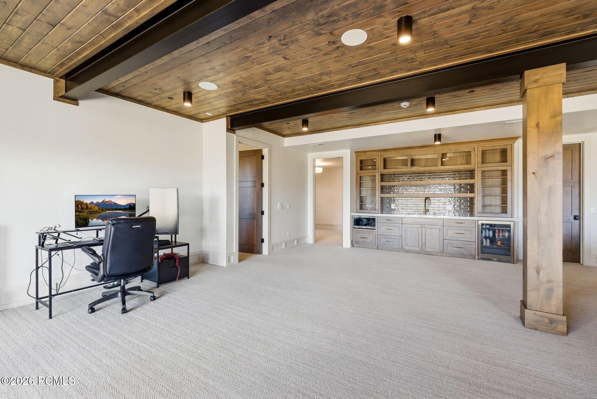 2044 E Notch Mountain Circle