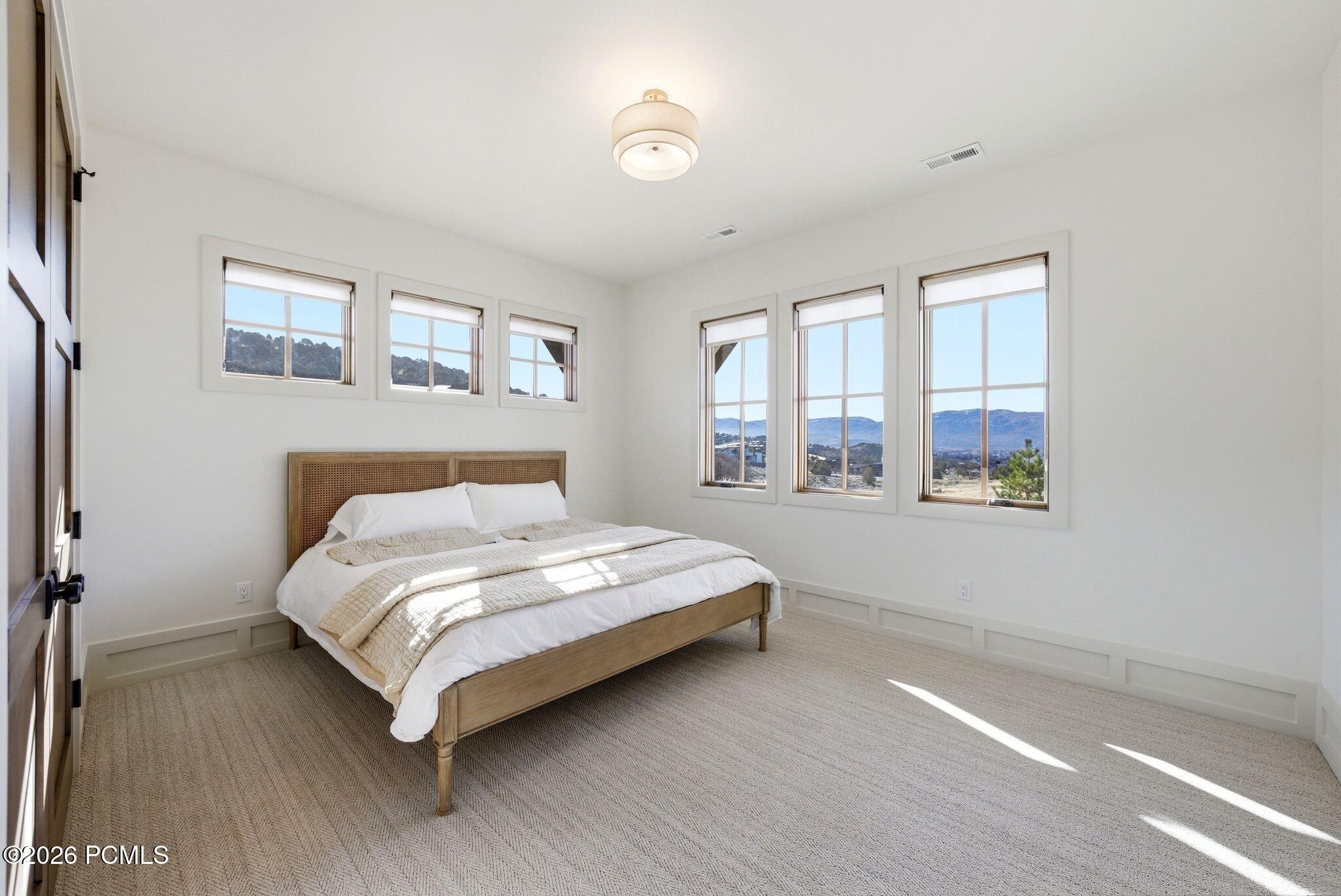 2044 E Notch Mountain Circle