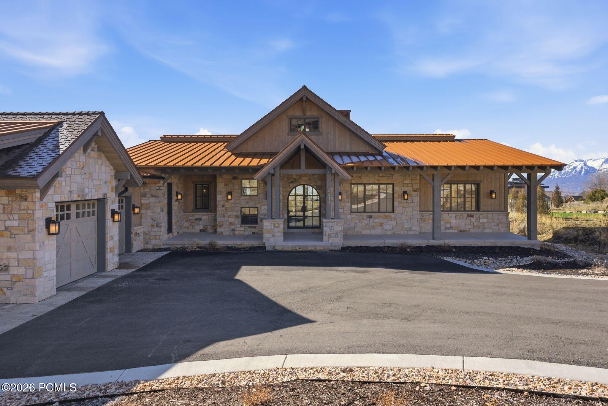 2044 E Notch Mountain Circle