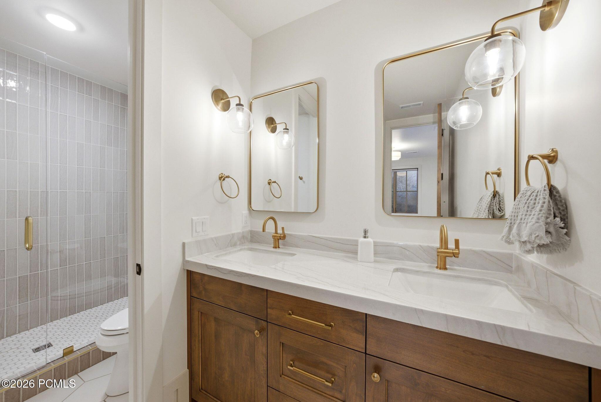 2044 E Notch Mountain Circle