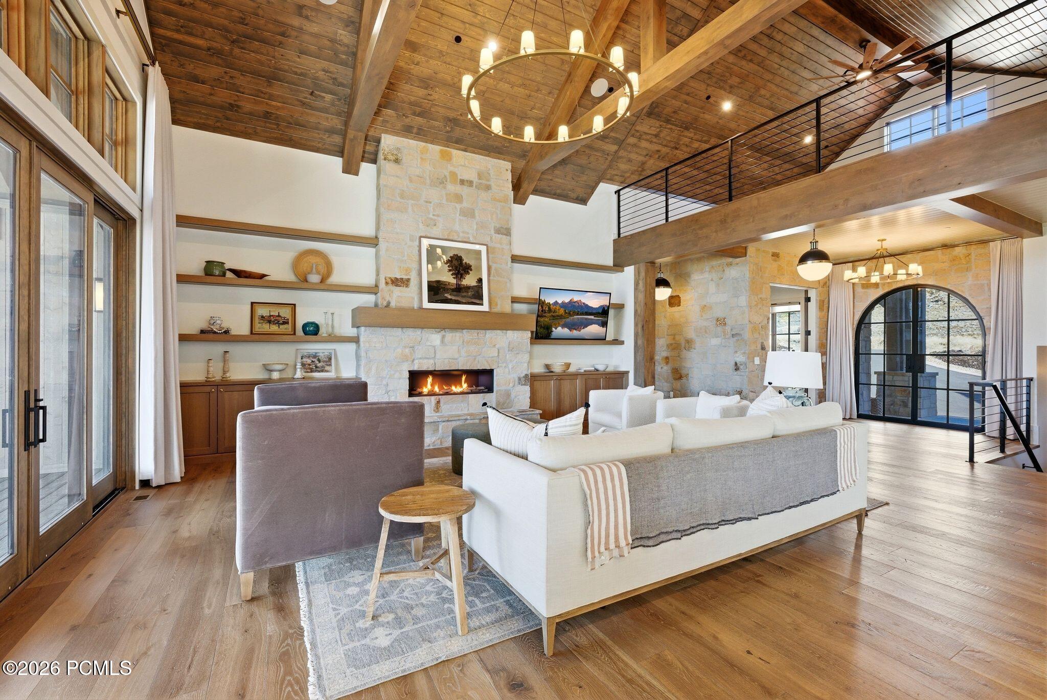 2044 E Notch Mountain Circle