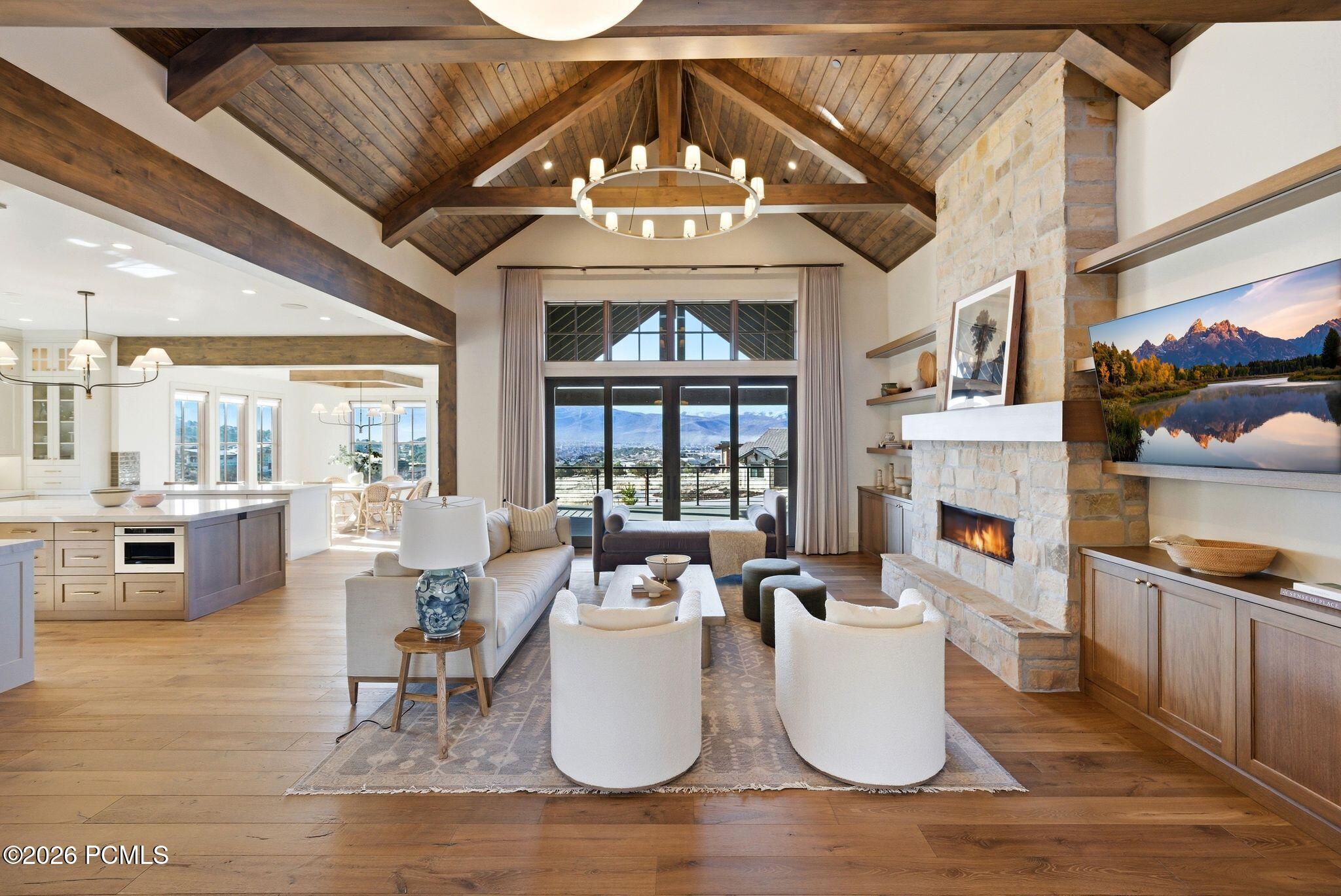 2044 E Notch Mountain Circle