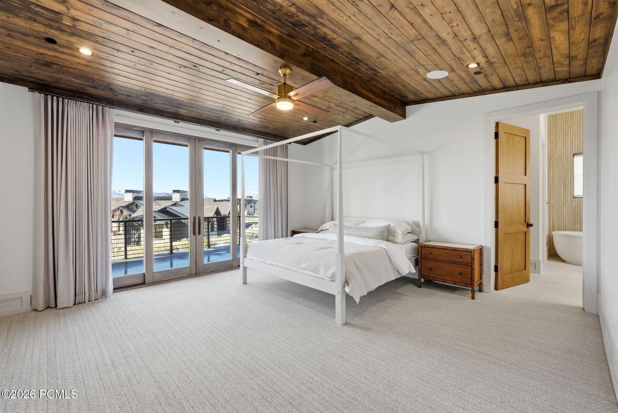 2044 E Notch Mountain Circle