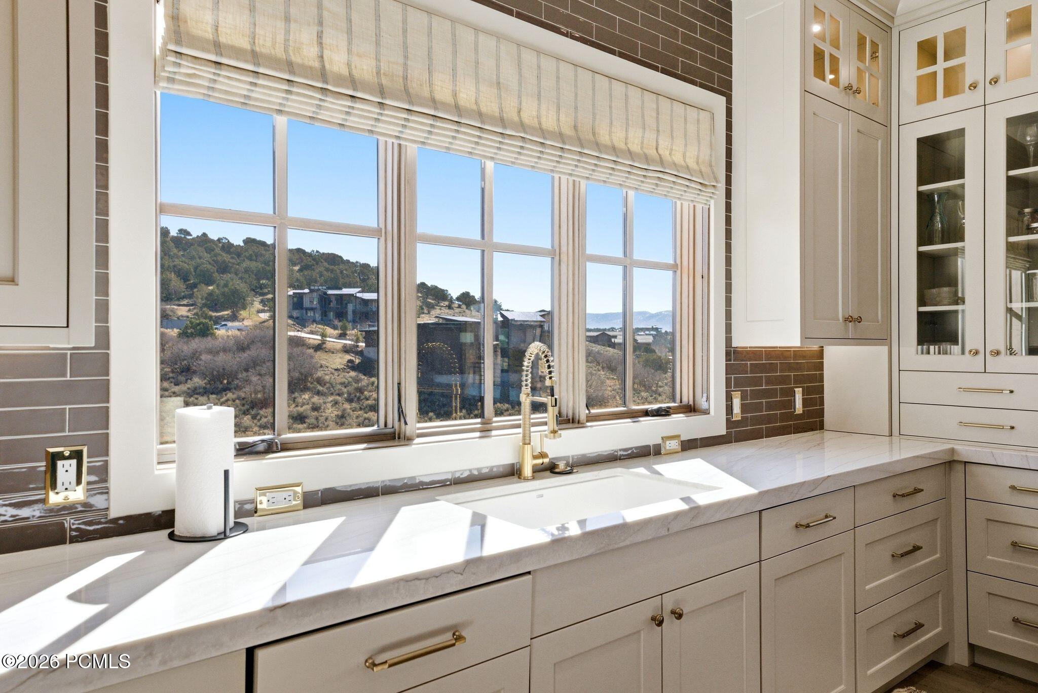 2044 E Notch Mountain Circle