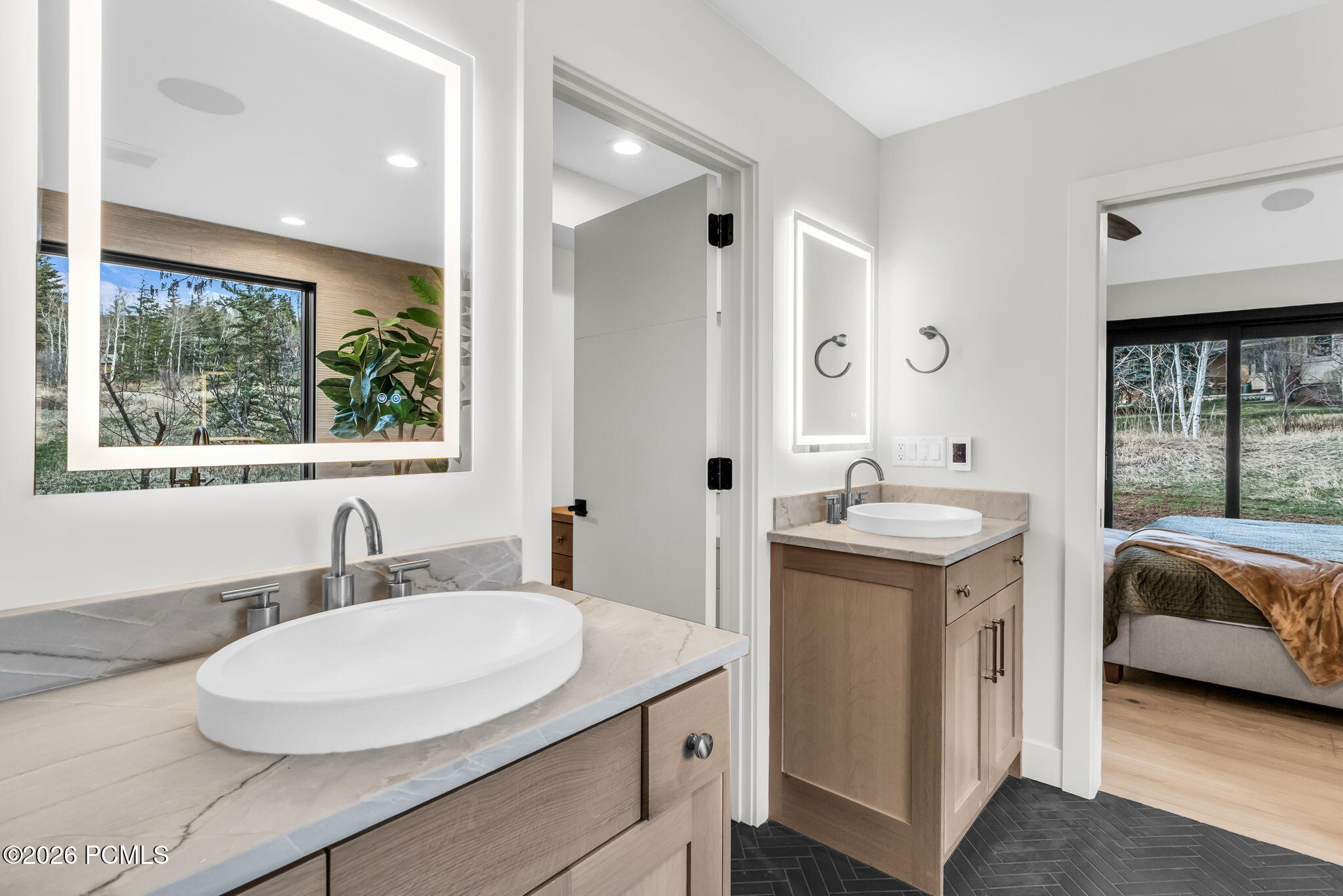 7775 N Pinebrook Road