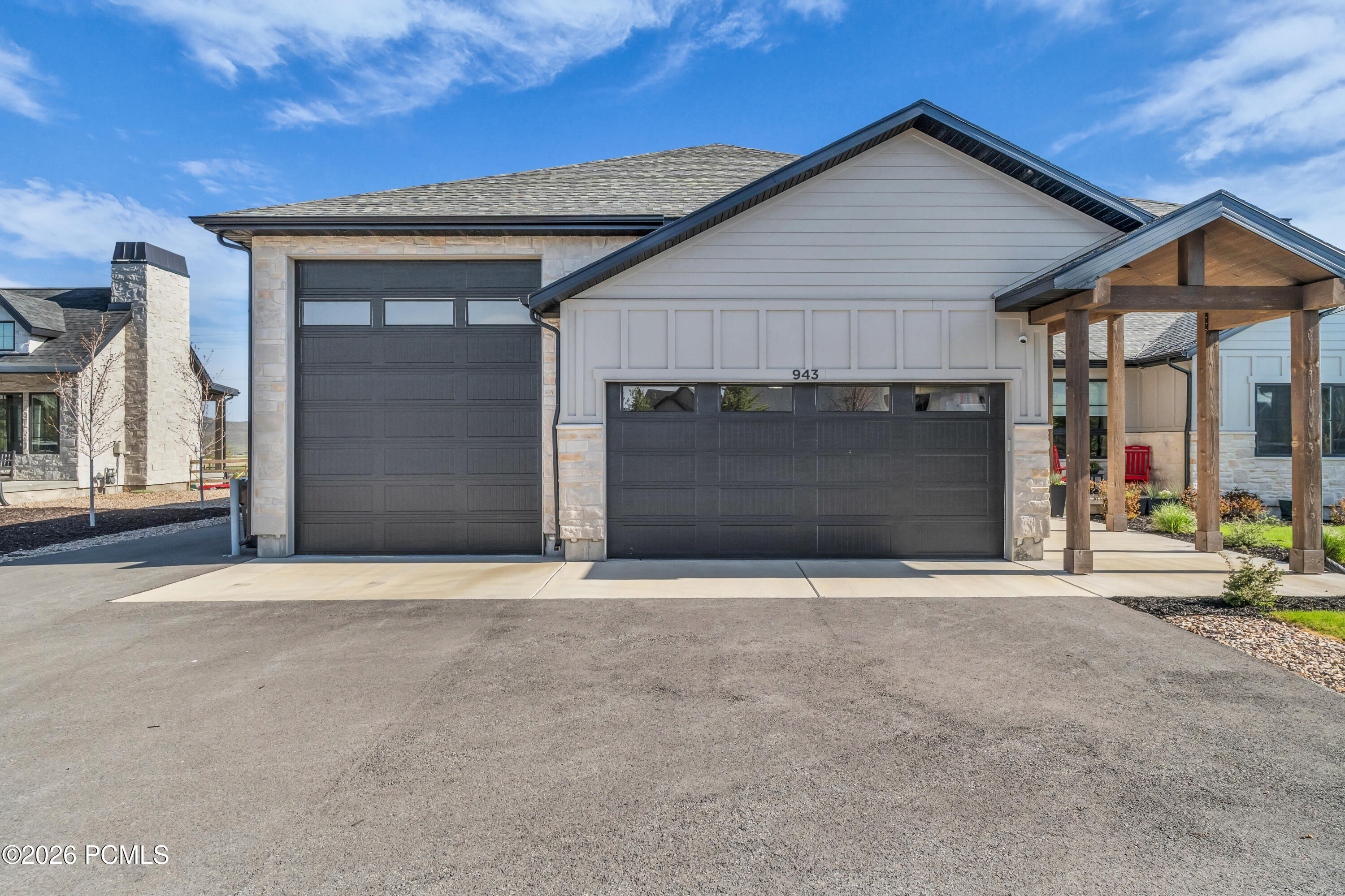 943 Hart Loop